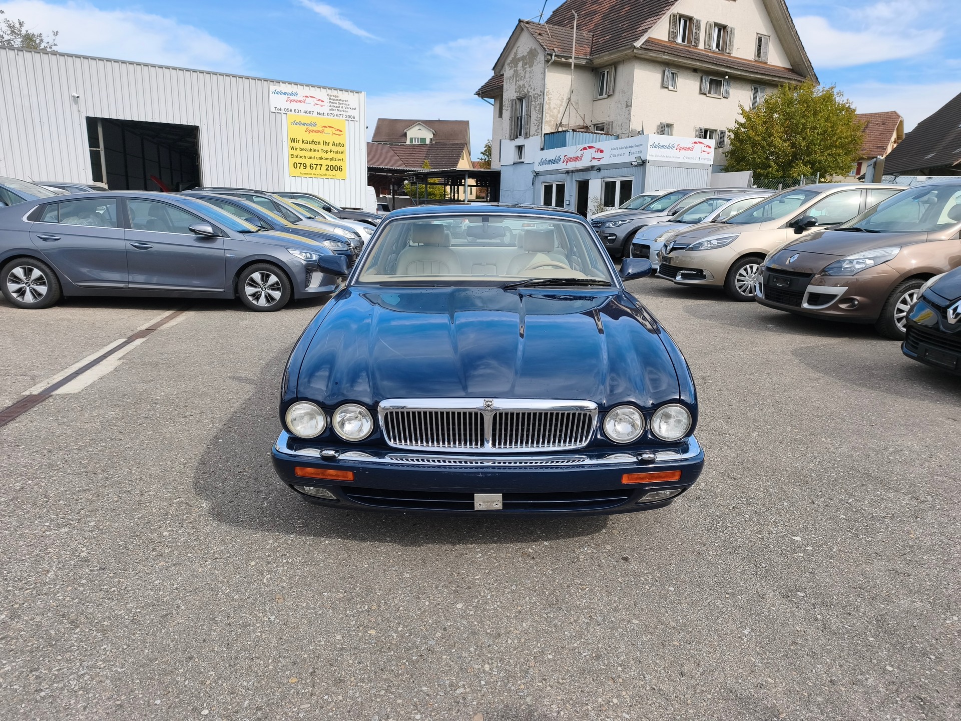 JAGUAR XJ 4.0 Sovereign-image-1