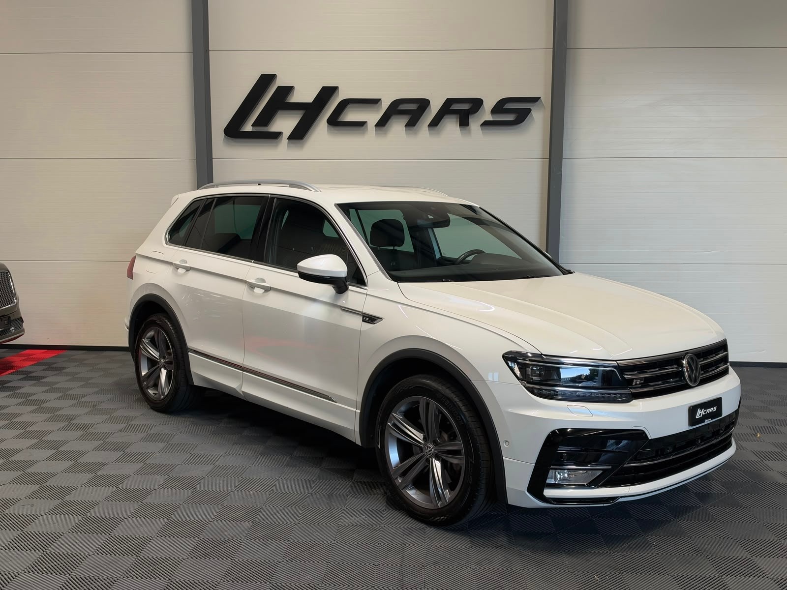 VW Tiguan 2.0TSI Highline 4Motion DSG-image-5