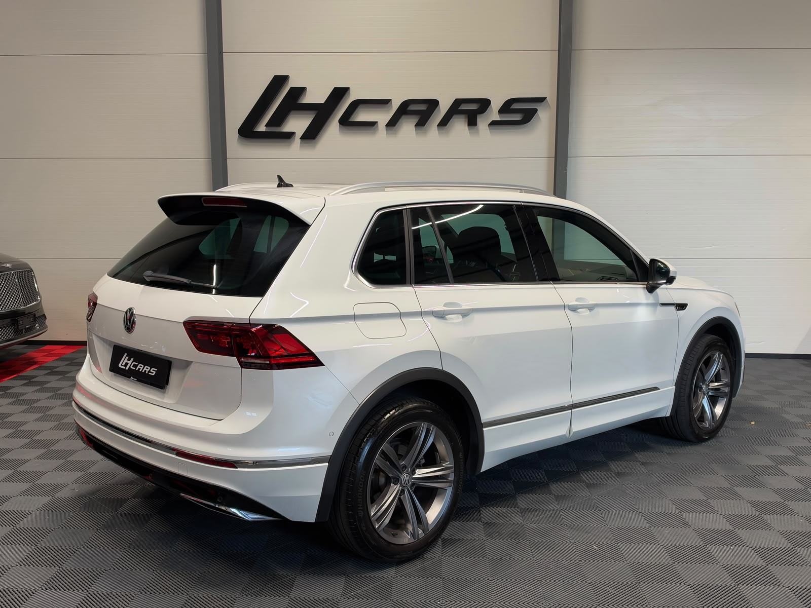 VW Tiguan 2.0TSI Highline 4Motion DSG-image-3