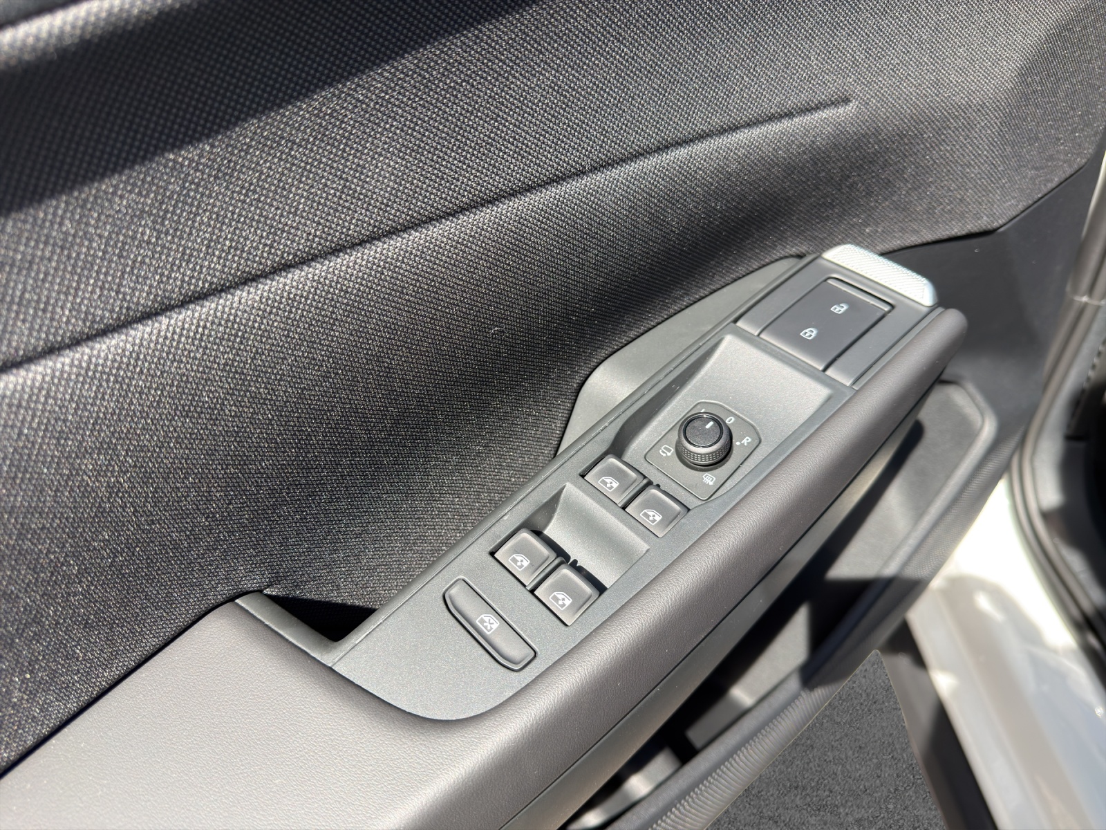 VW ID.Polo 52 kWh Life Edition One-image-11