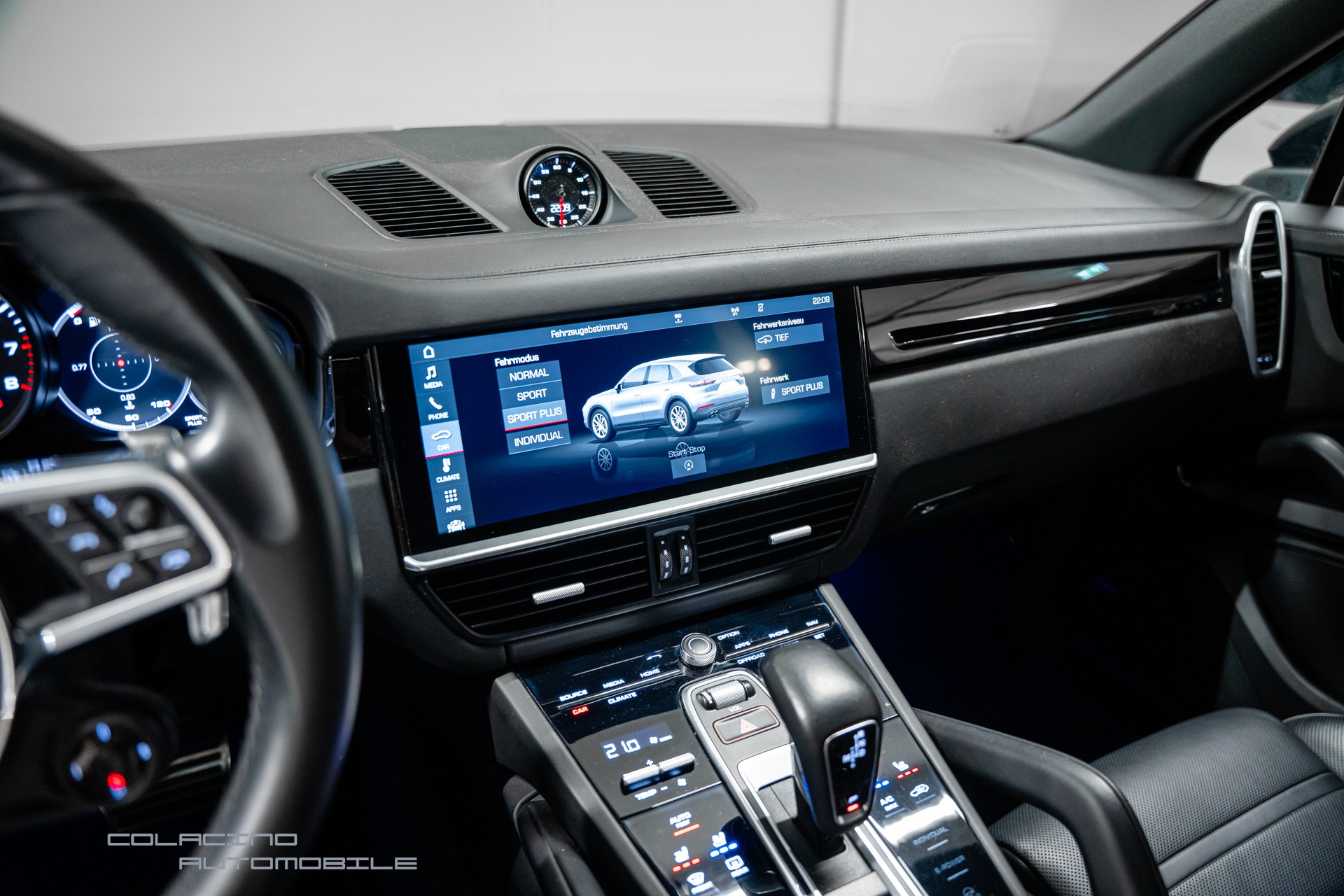 PORSCHE Cayenne S-image-22