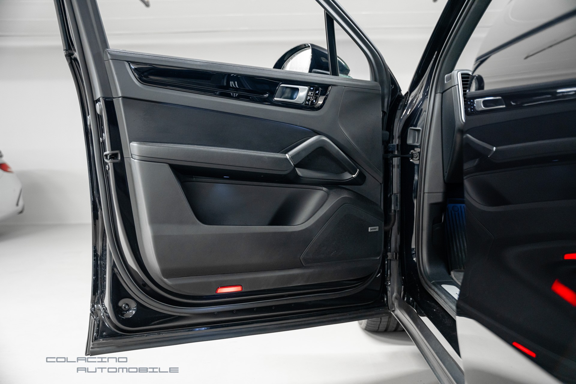 PORSCHE Cayenne S-image-16