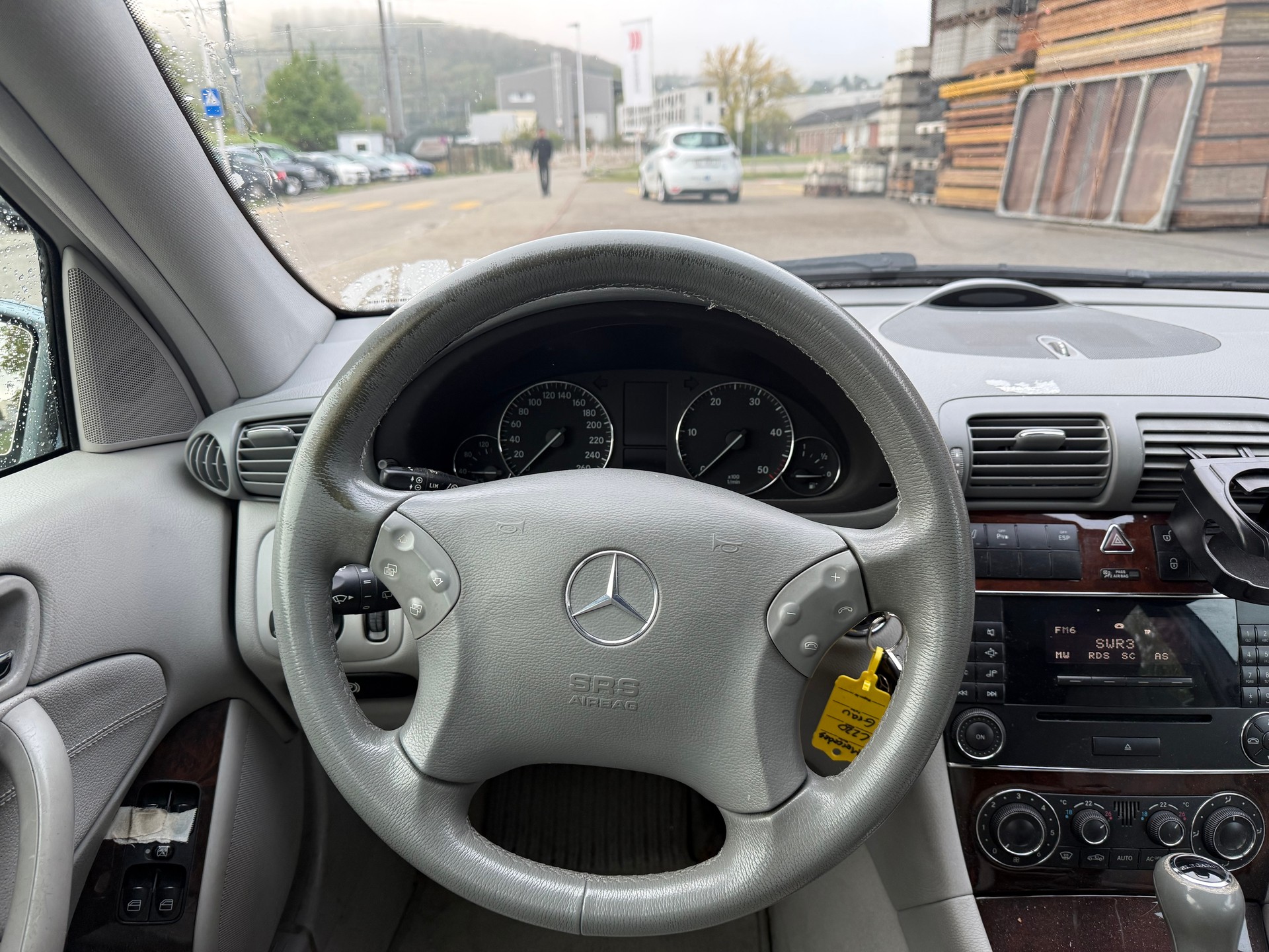 MERCEDES-BENZ C 220 CDI Classic-image-10