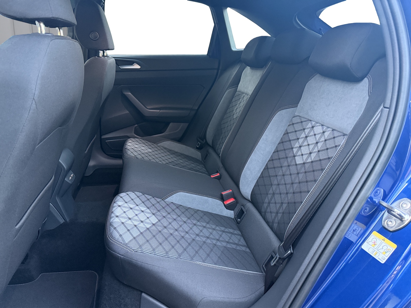 VW Taigo 1.5 TSI R-Line United DSG-image-10