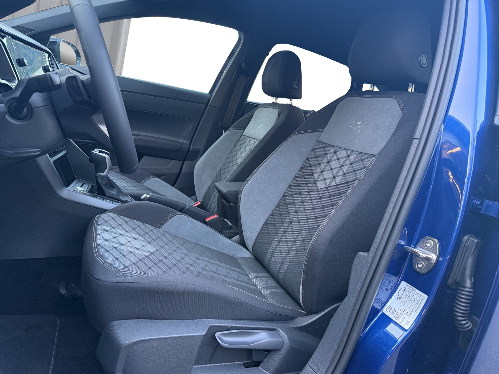 VW Taigo 1.5 TSI R-Line United DSG-image-9