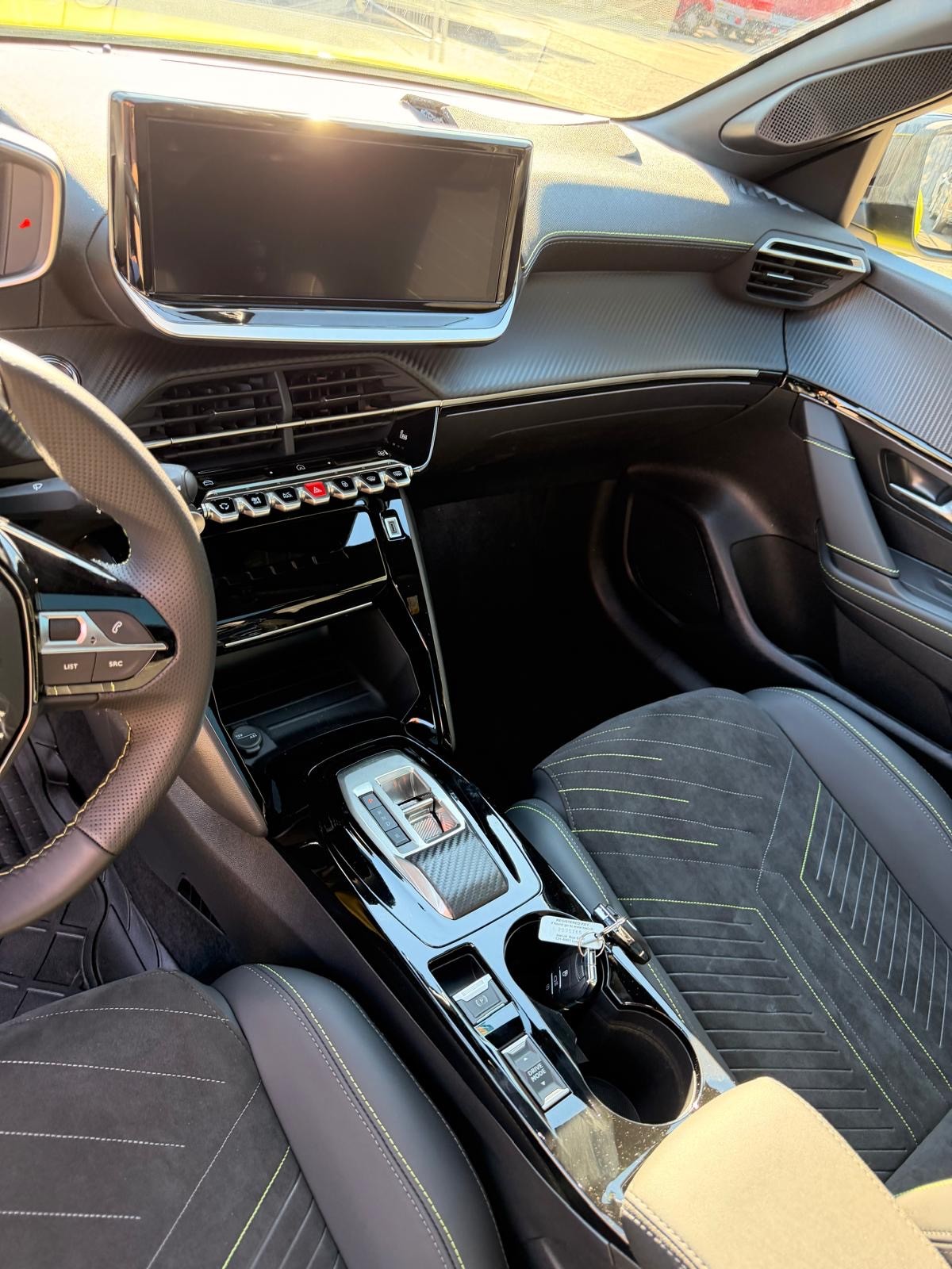 PEUGEOT 208 Elektrik 115kW GT-image-12