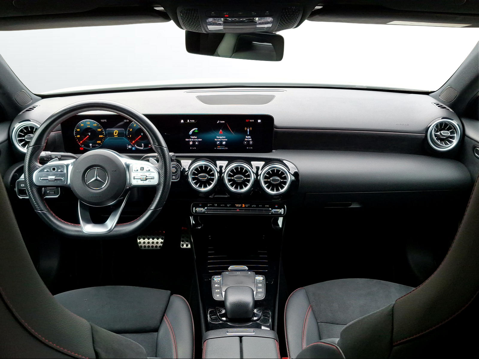 MERCEDES-BENZ A 200 4Matic AMG Line 8G-DCT-image-8