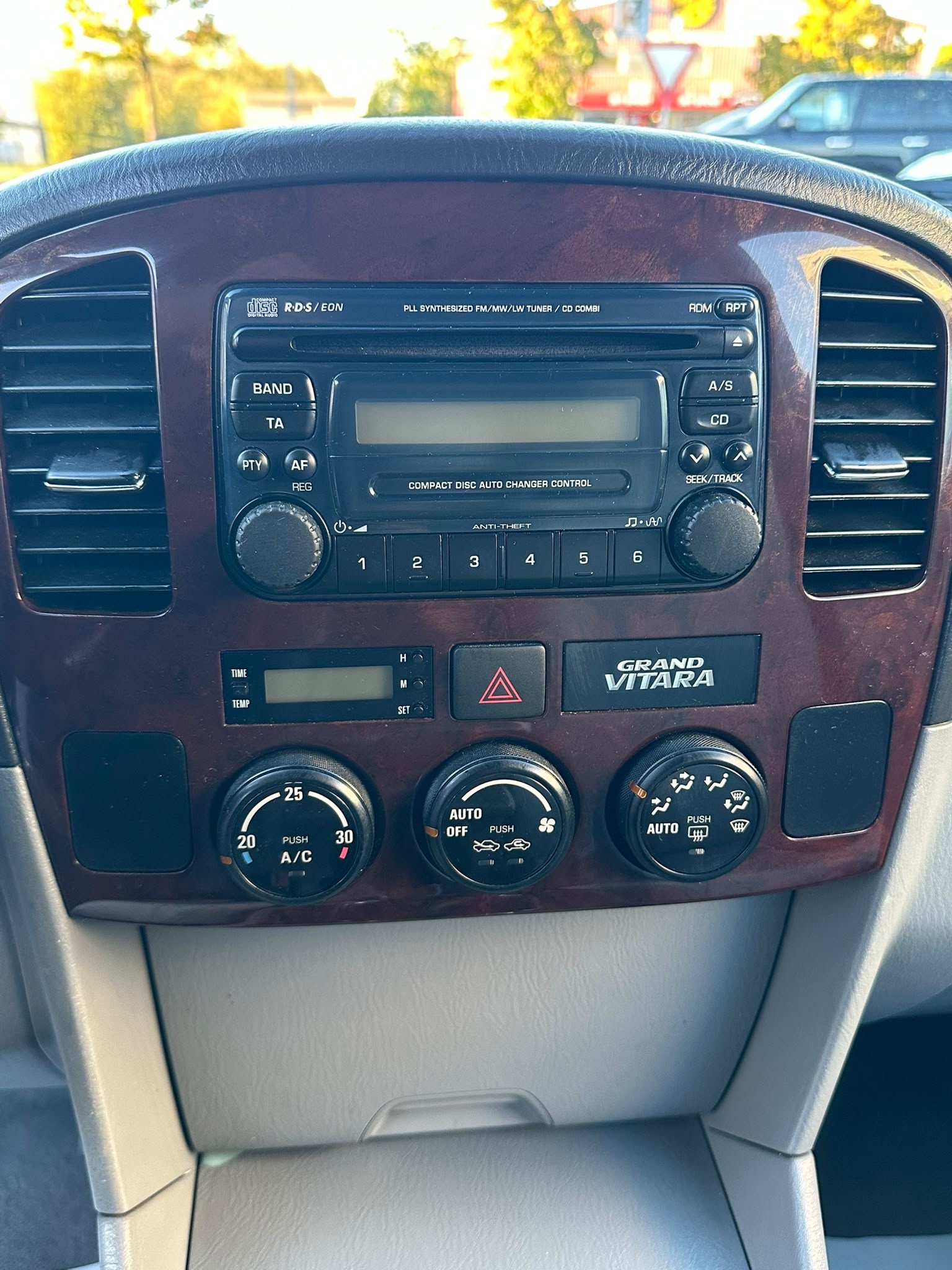 SUZUKI Grand Vitara 2.7 V6 Wagon-image-19