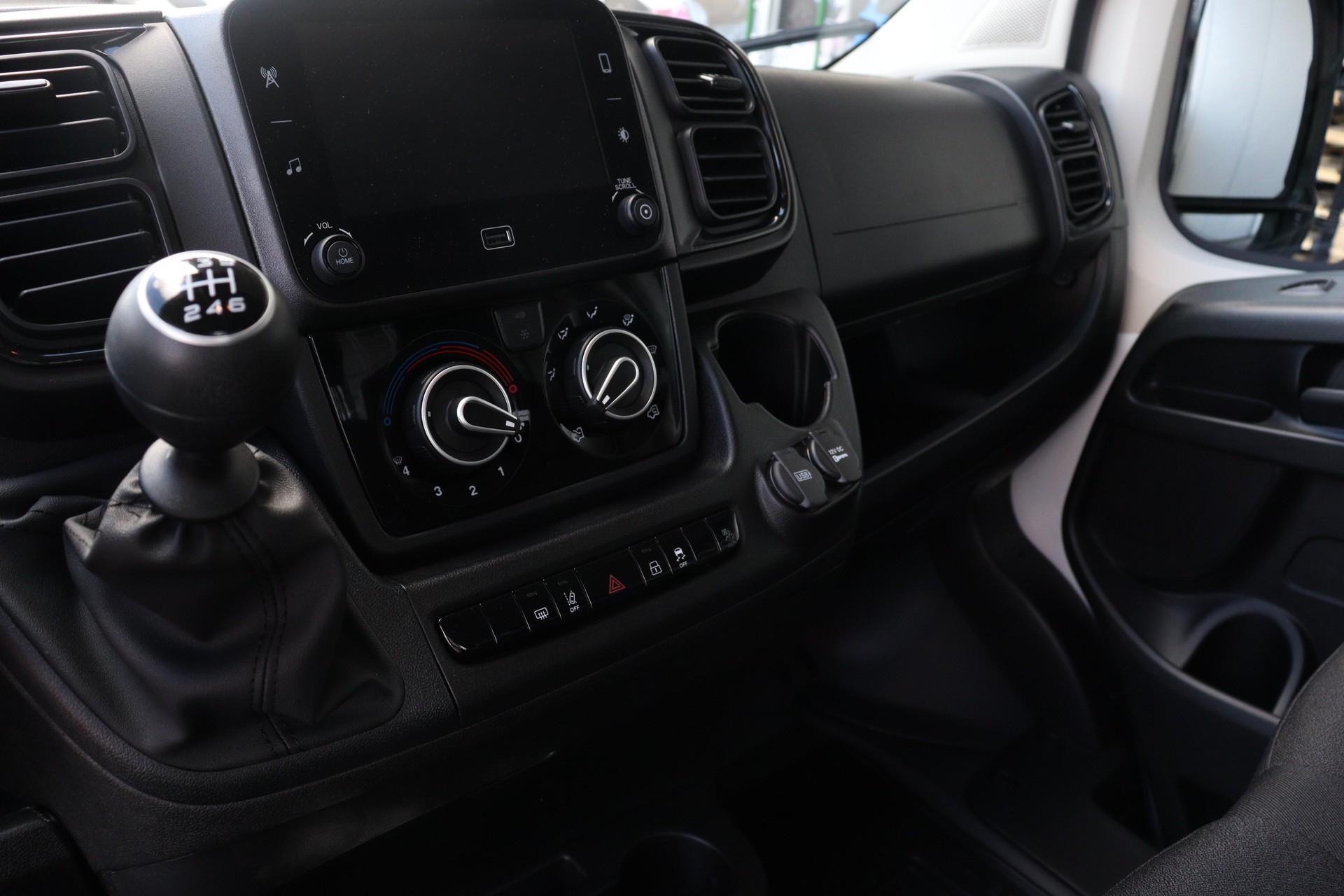 TOYOTA PROACE MAX Kab.-Kipper 3.5 L3 2.2 D Active Heavy dreiseitig-image-6