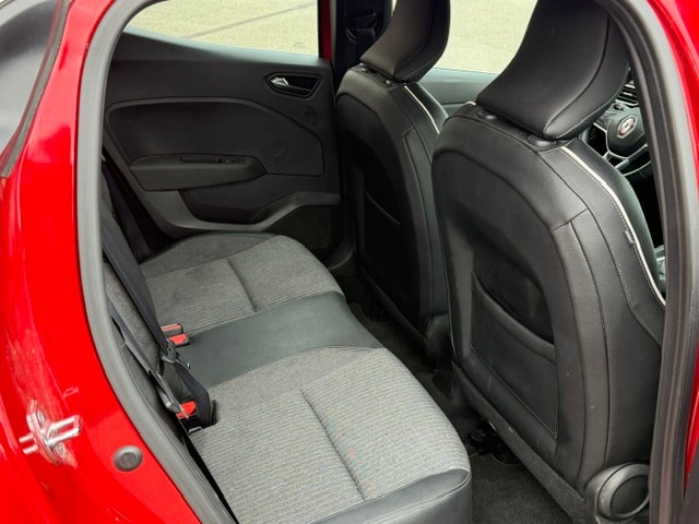 RENAULT Clio 1.6 E-Tech Intens-image-12