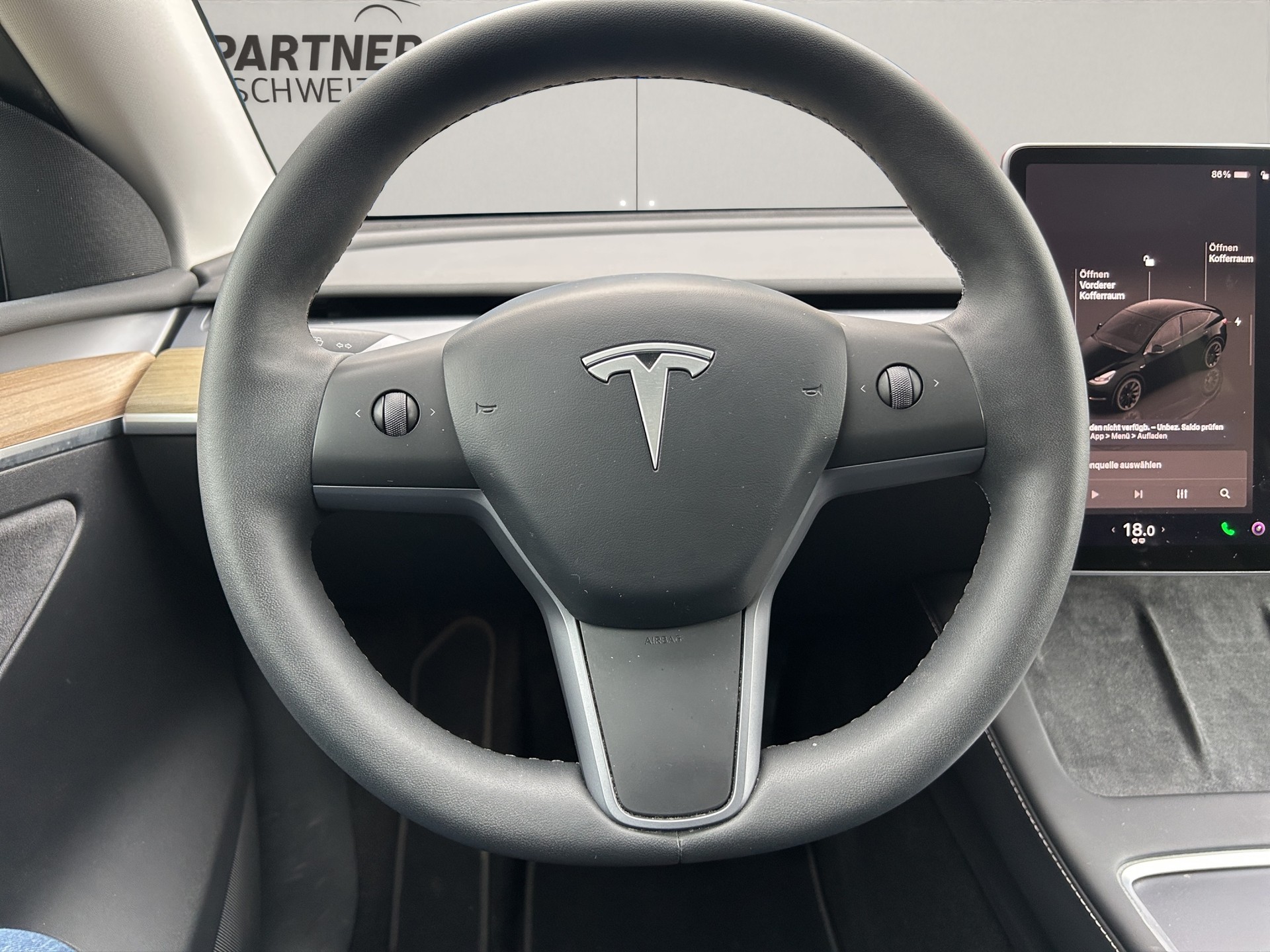 TESLA Model Y Long Range-image-9