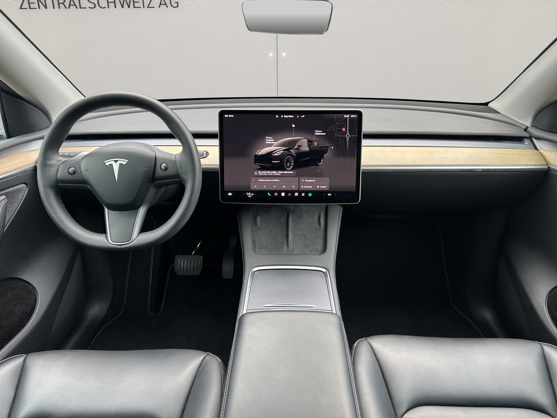 TESLA Model Y Long Range-image-7