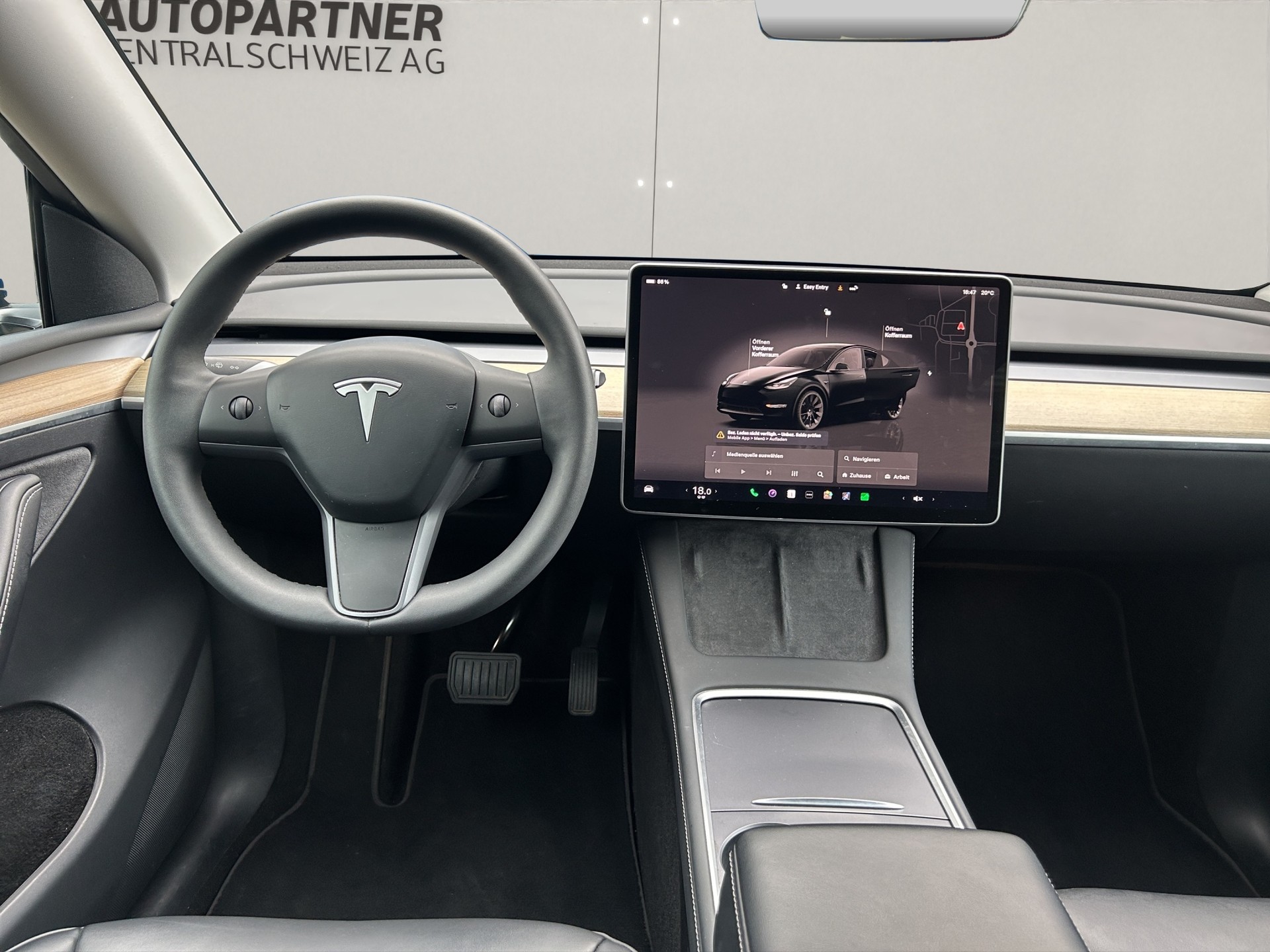 TESLA Model Y Long Range-image-8