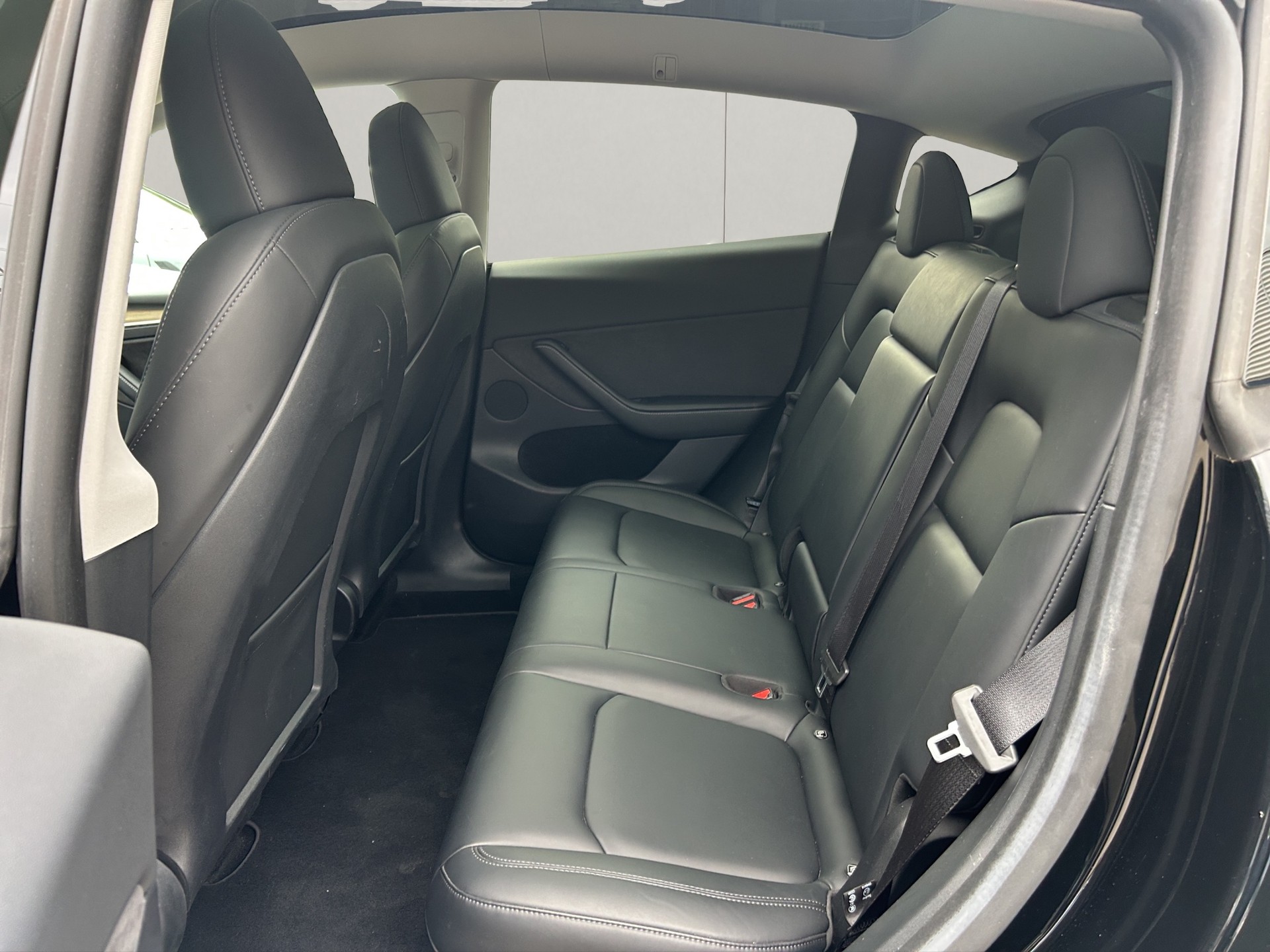 TESLA Model Y Long Range-image-6