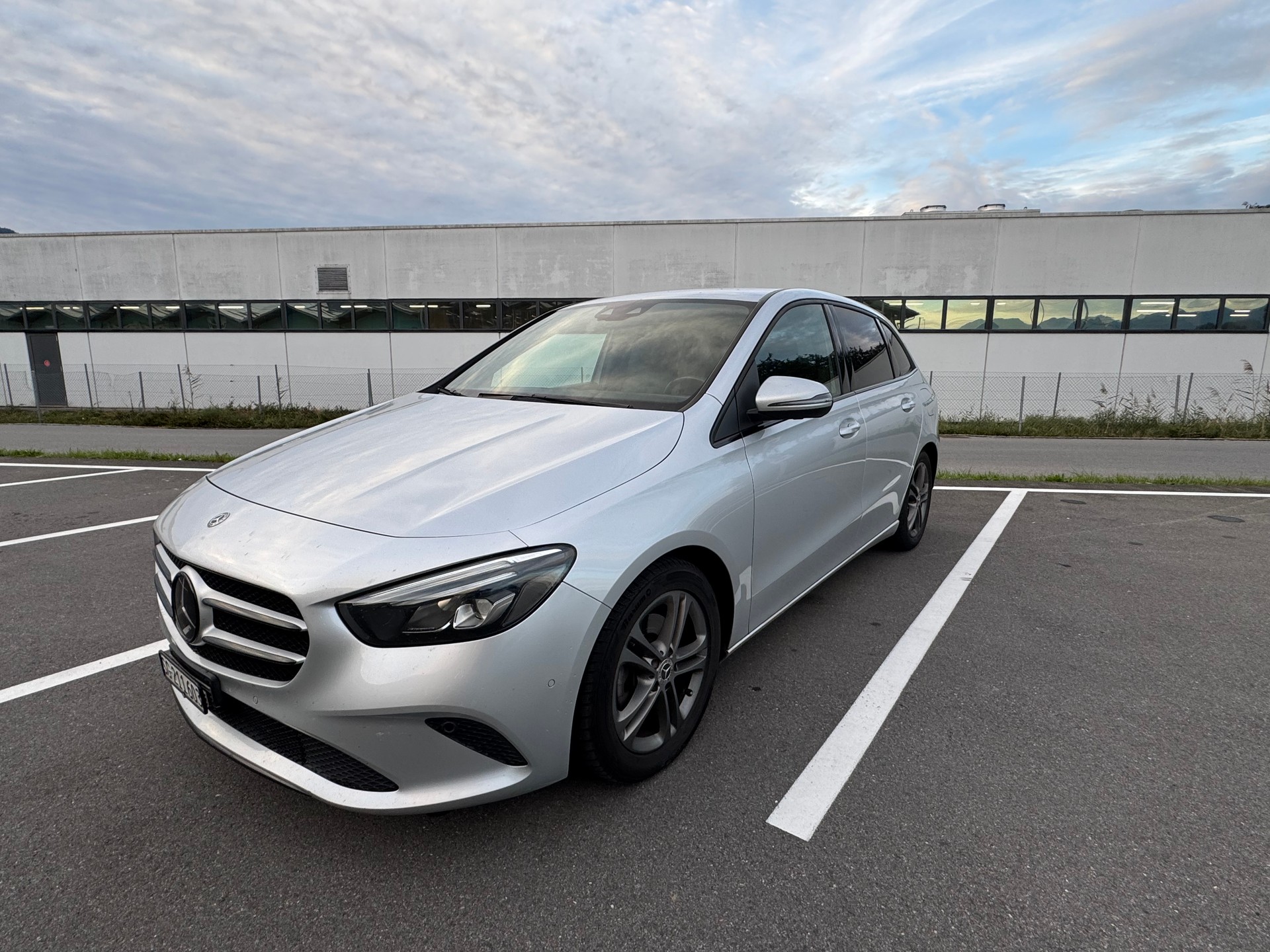MERCEDES-BENZ B 200 d-image-2