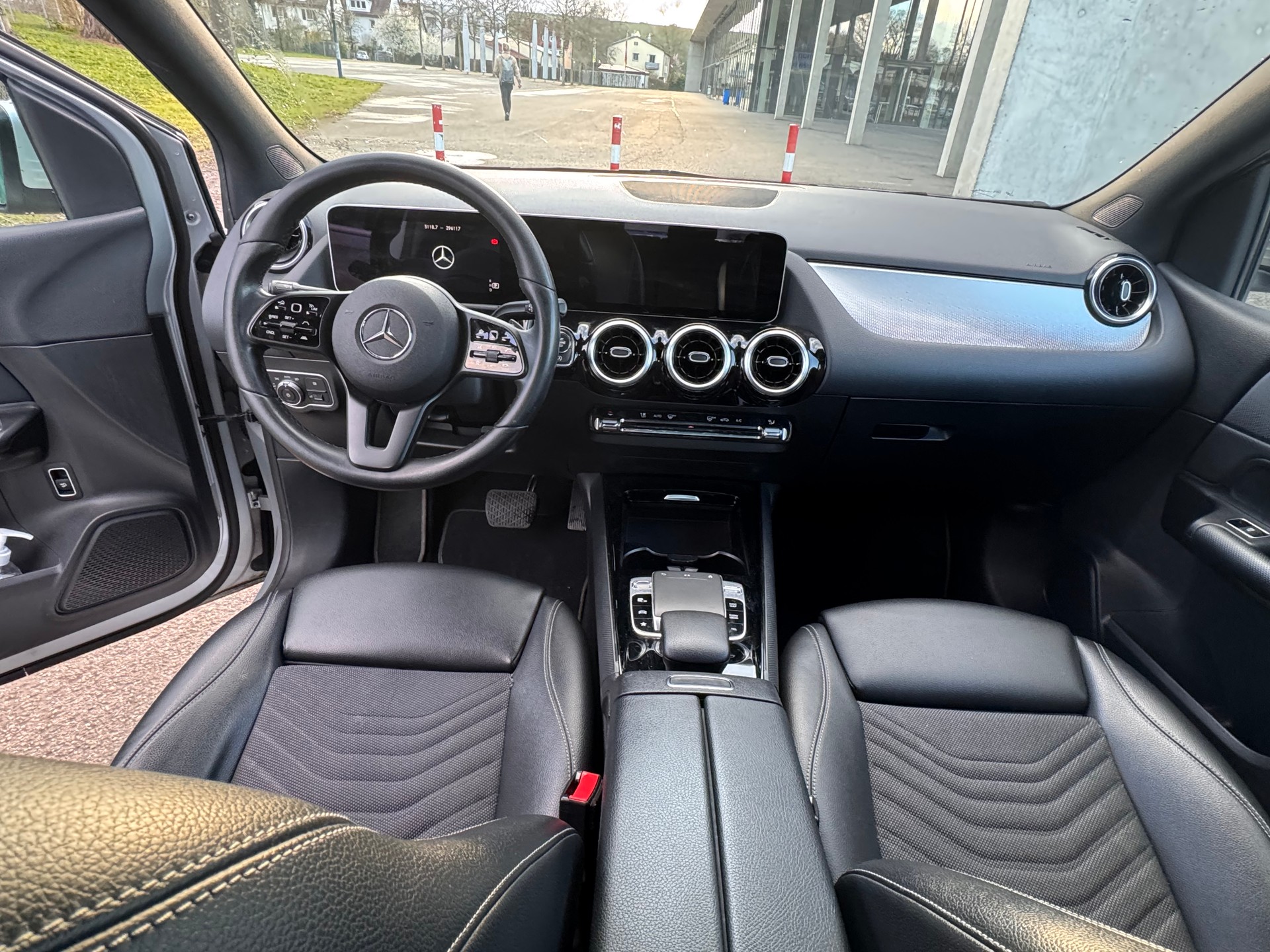 MERCEDES-BENZ B 200 d-image-4