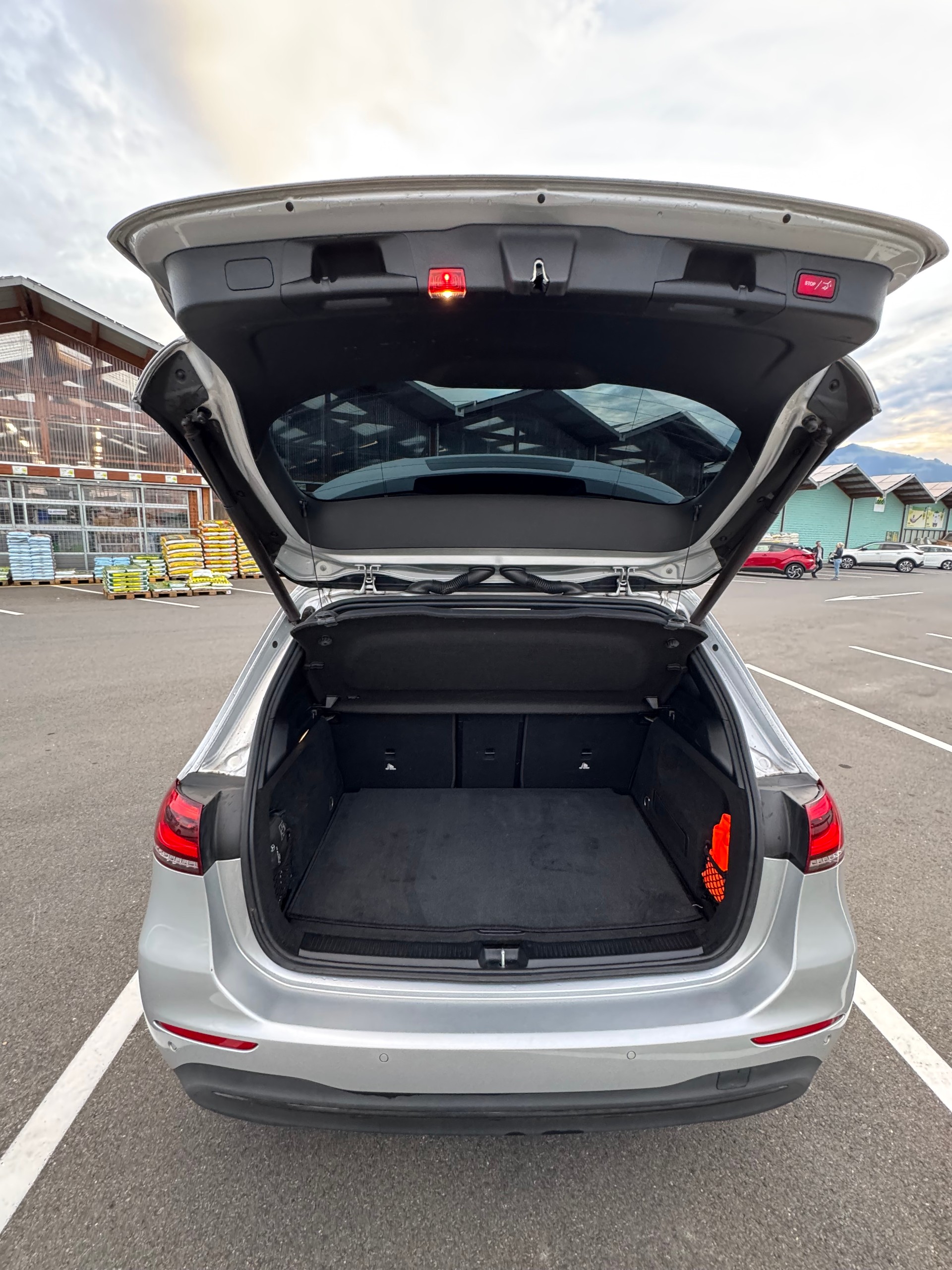 MERCEDES-BENZ B 200 d-image-3