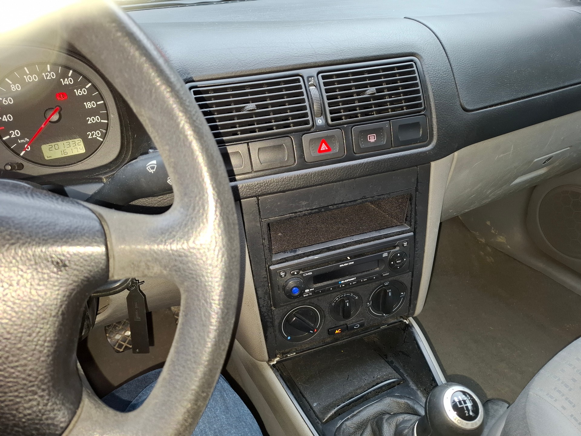 VW Golf 1.4 16V-image-7