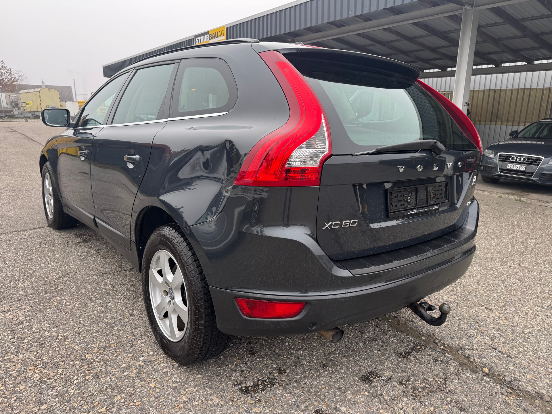 VOLVO XC60 D5 AWD Geartronic-image-3