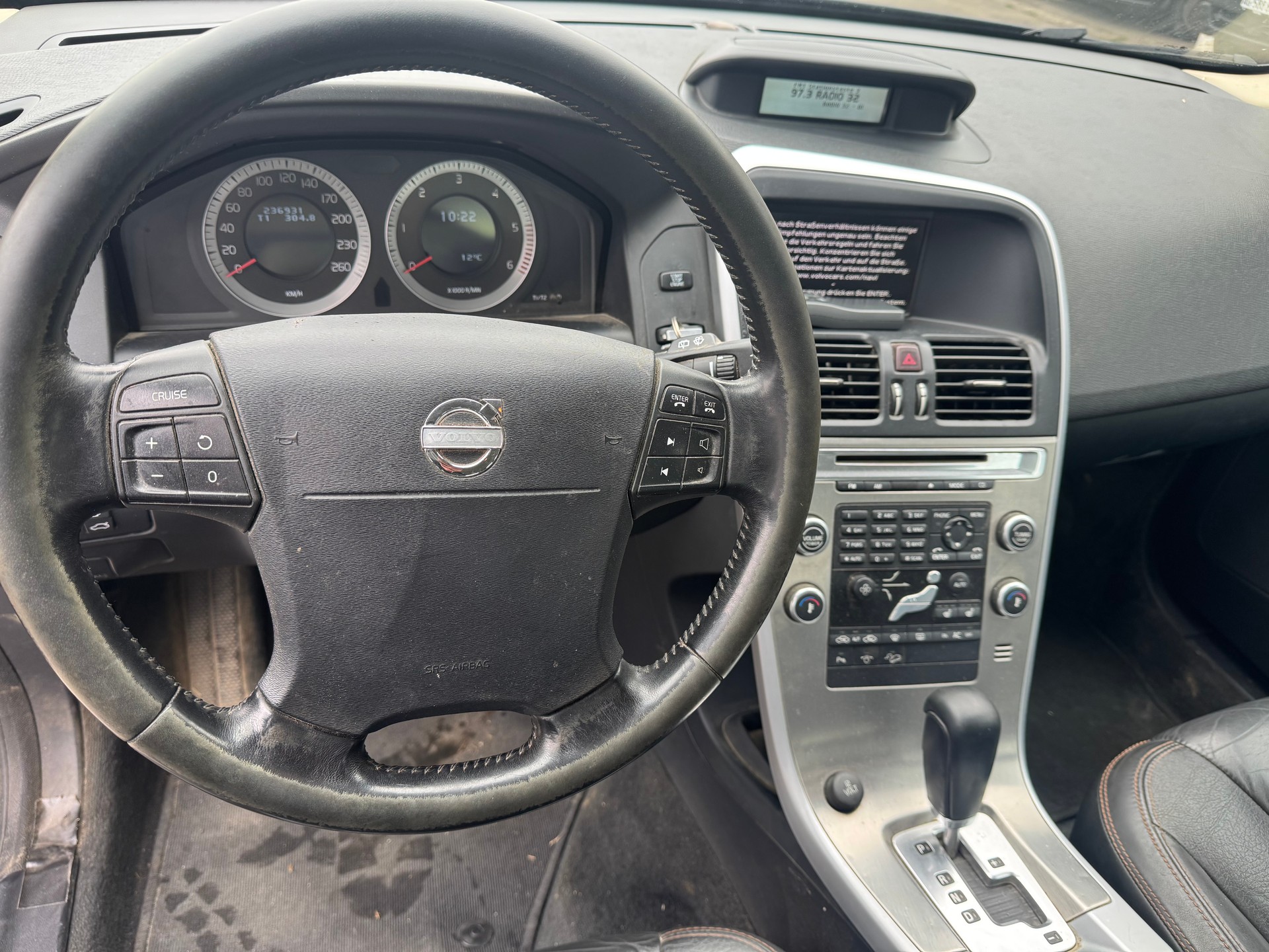 VOLVO XC60 D5 AWD Geartronic-image-2