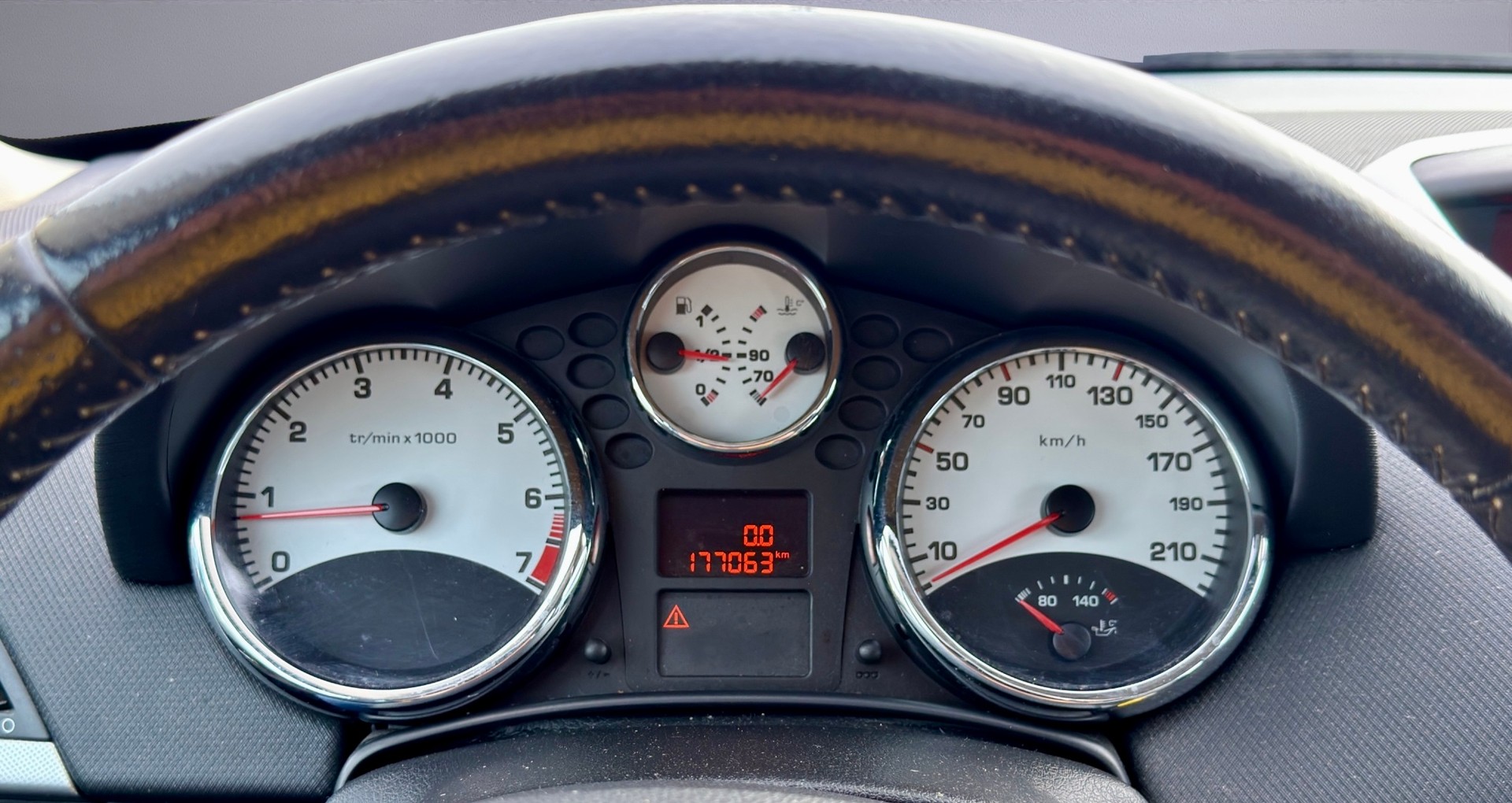 PEUGEOT 207 1.6 16V Sport Pack-image-18