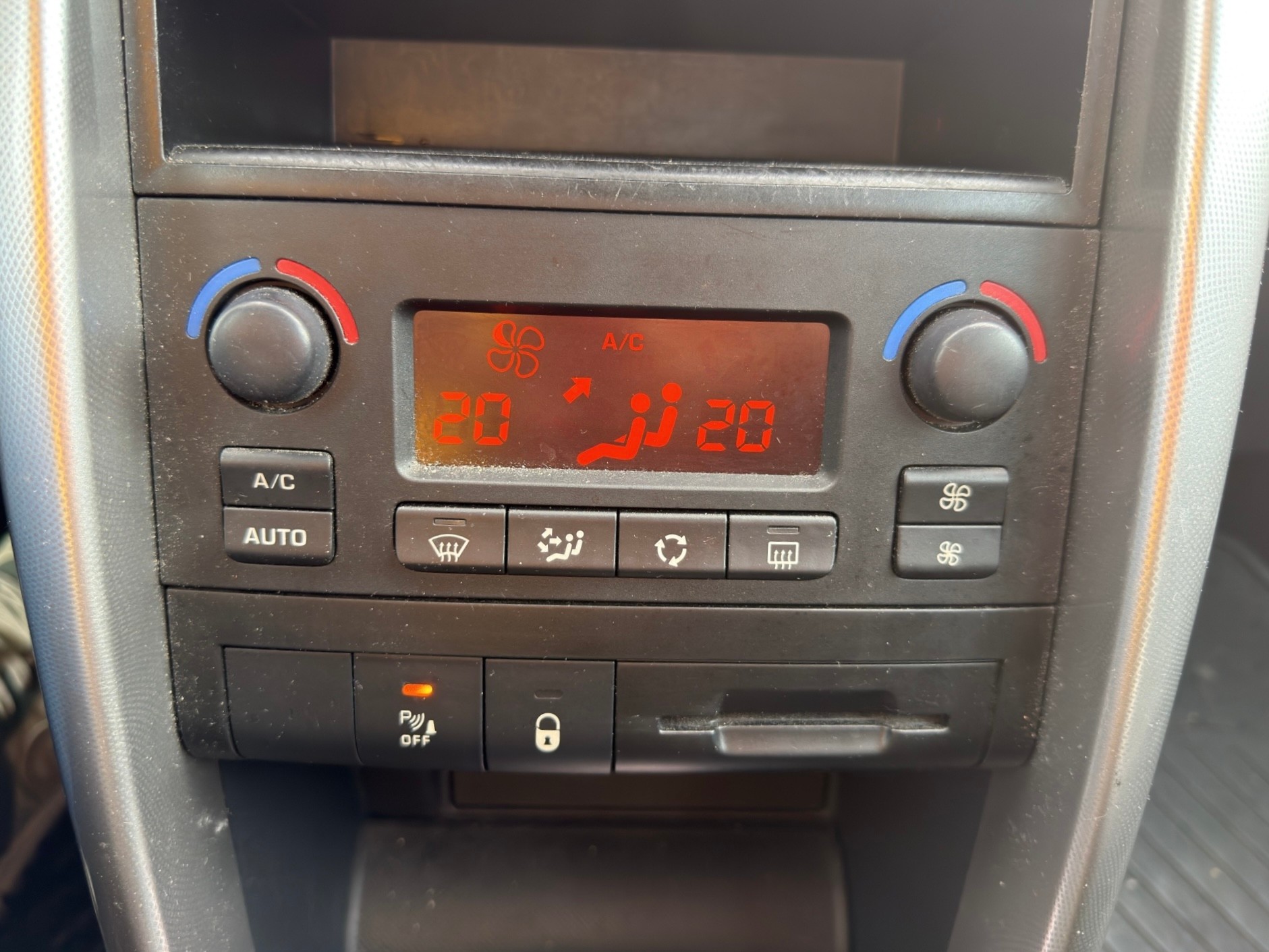 PEUGEOT 207 1.6 16V Sport Pack-image-16
