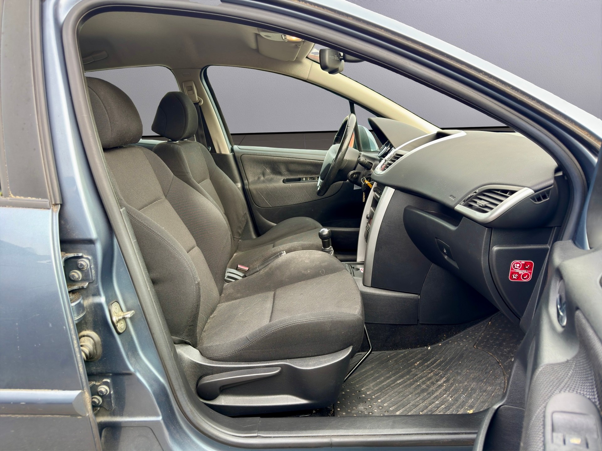 PEUGEOT 207 1.6 16V Sport Pack-image-9