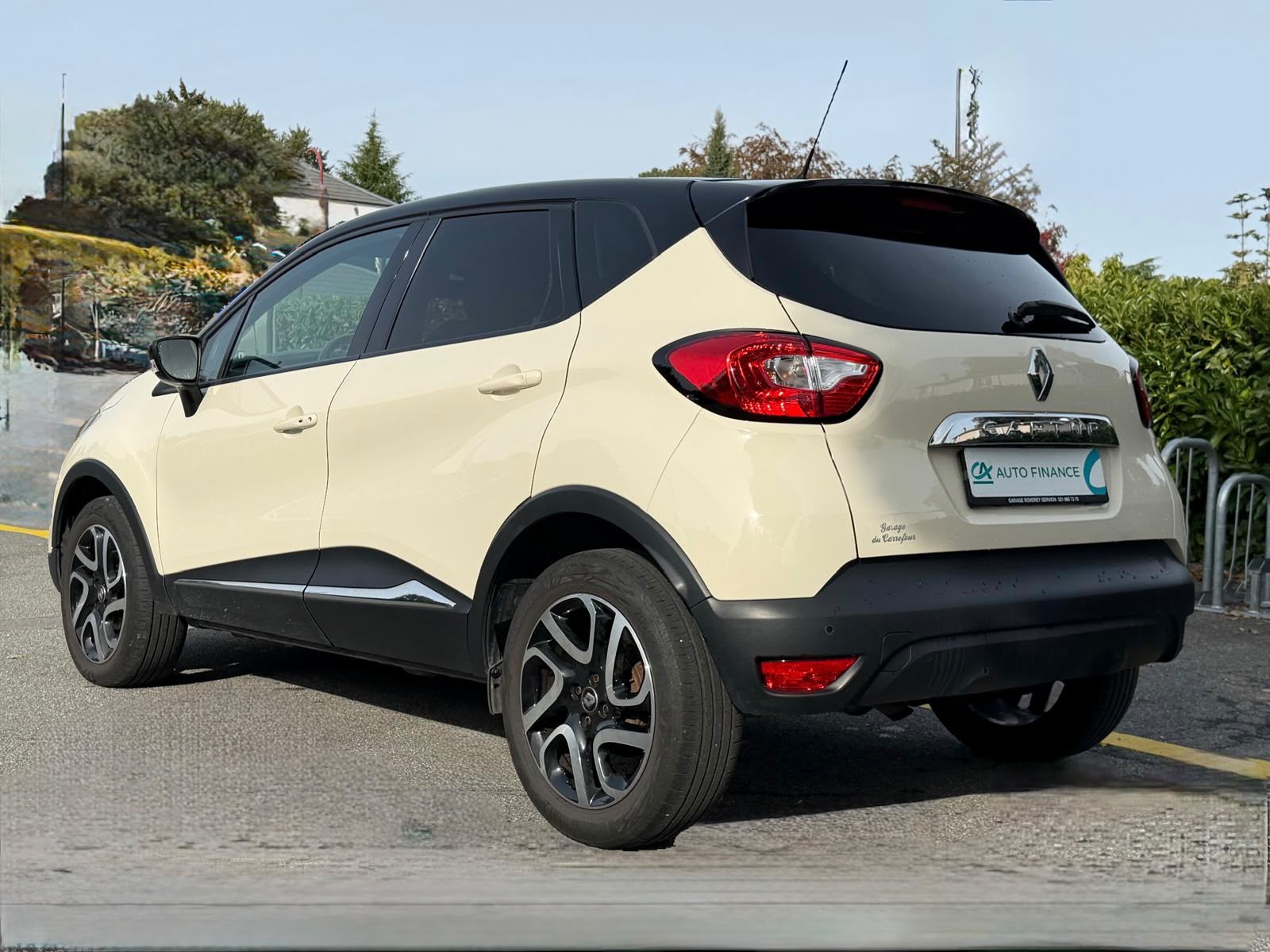 RENAULT Captur 1.2 T 16V Intens-showroom-element-3