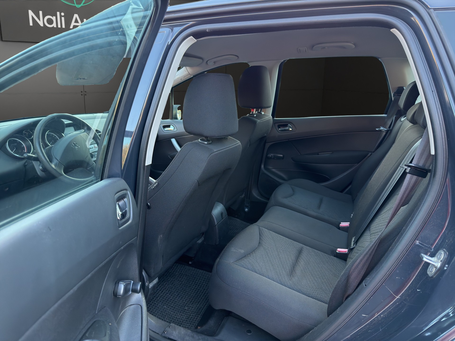 PEUGEOT 308 SW 1.6 HDI Trendy-image-12