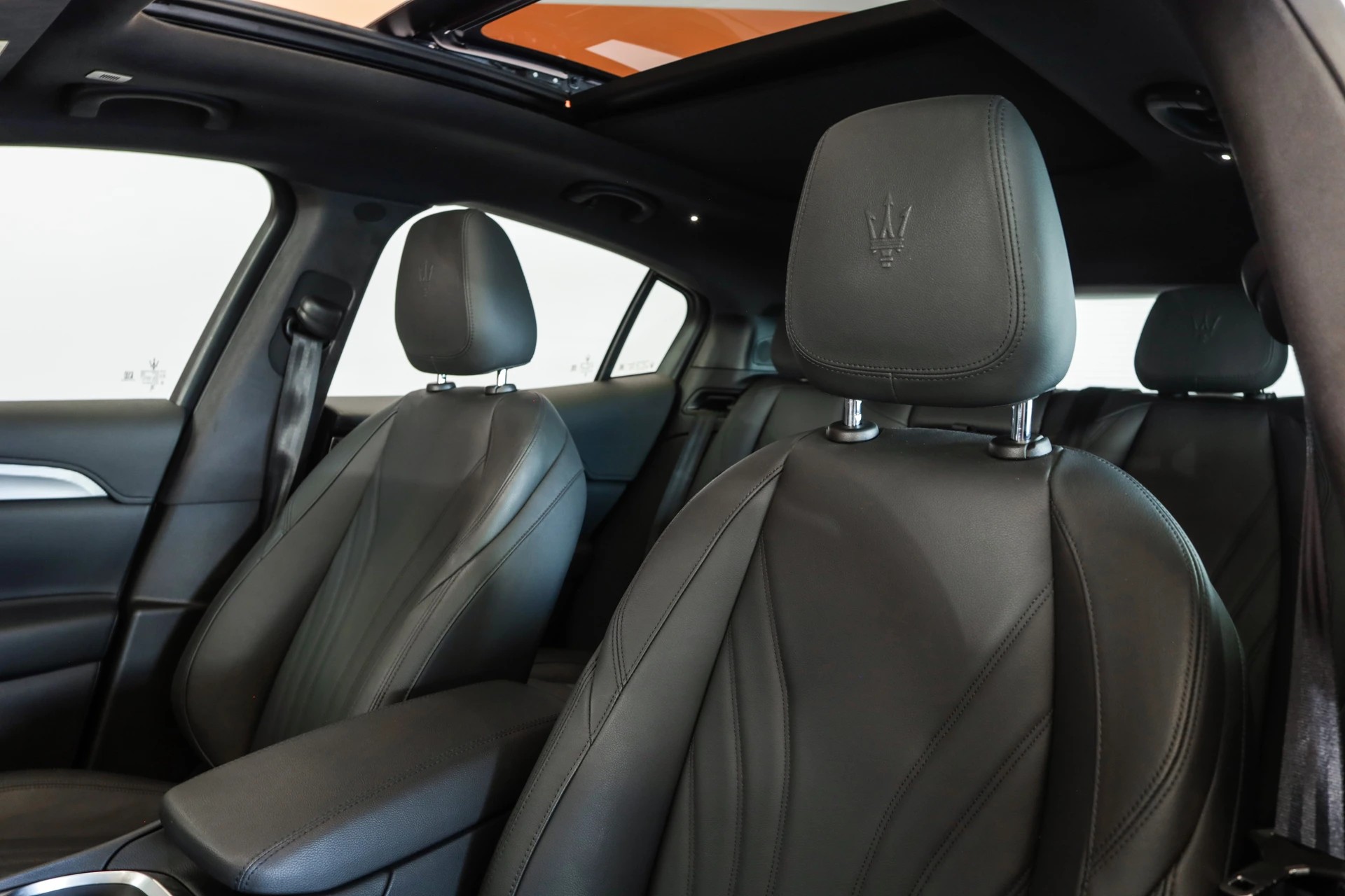 MASERATI Grecale 2.0 MHEV GT Hybrid • Toit panoramique • Matrix LED • Pack Hiver-image-9
