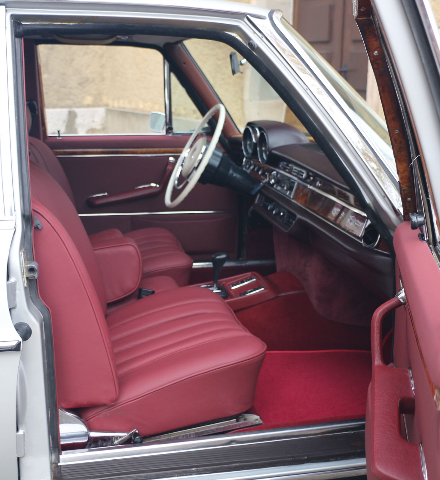 MERCEDES-BENZ 300 SEL 6.3-image-10