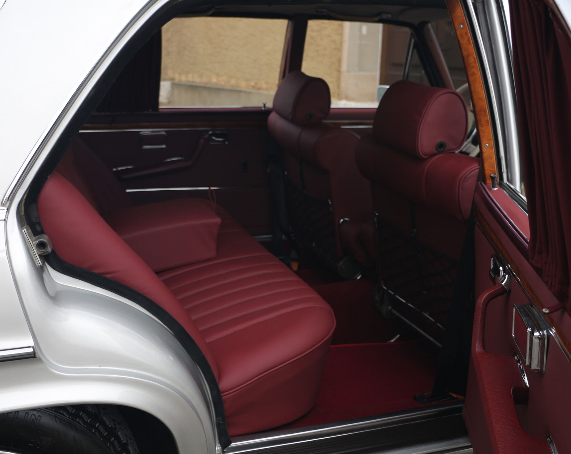 MERCEDES-BENZ 300 SEL 6.3-image-11