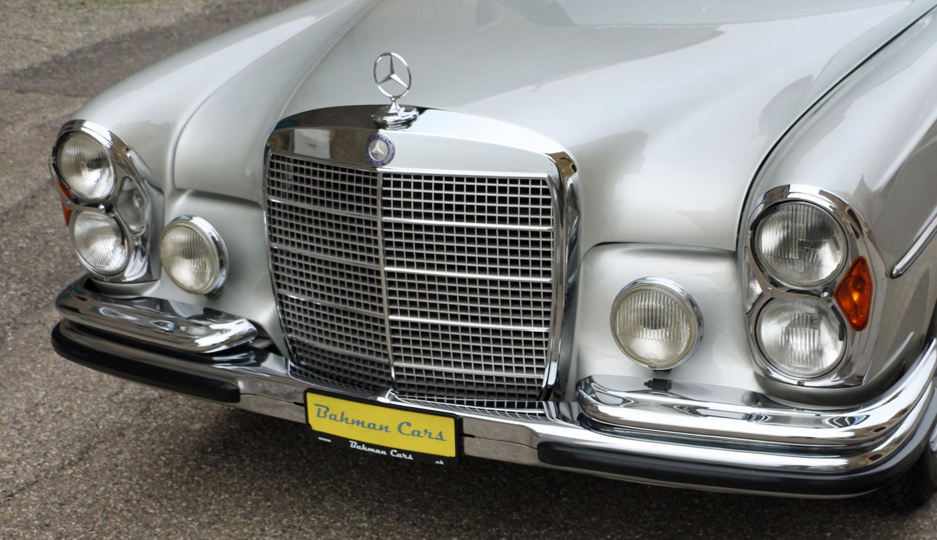 MERCEDES-BENZ 300 SEL 6.3-image-22