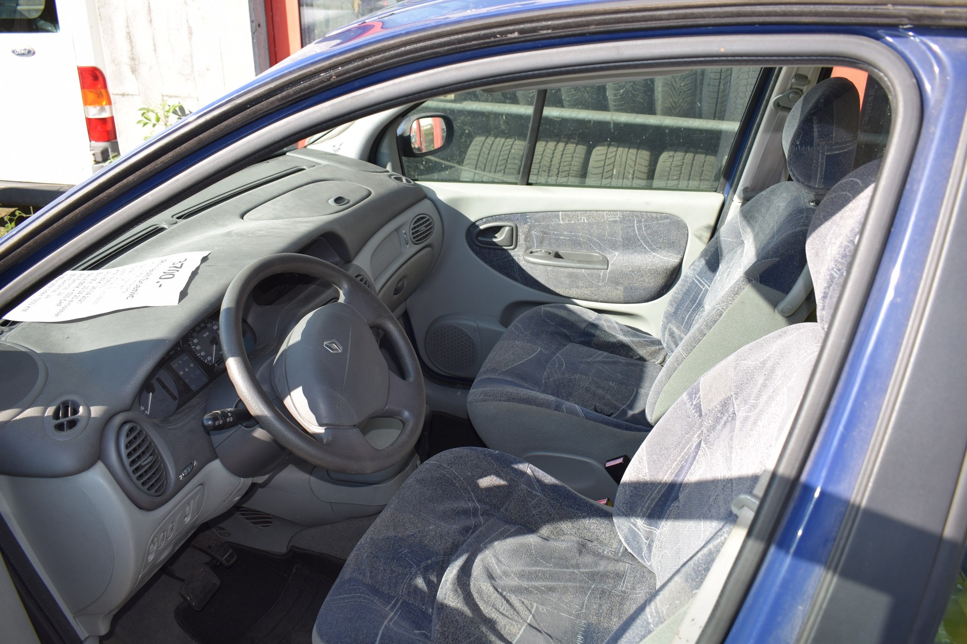 RENAULT Scénic 1.6 16V Dynamique Automatic-image-4