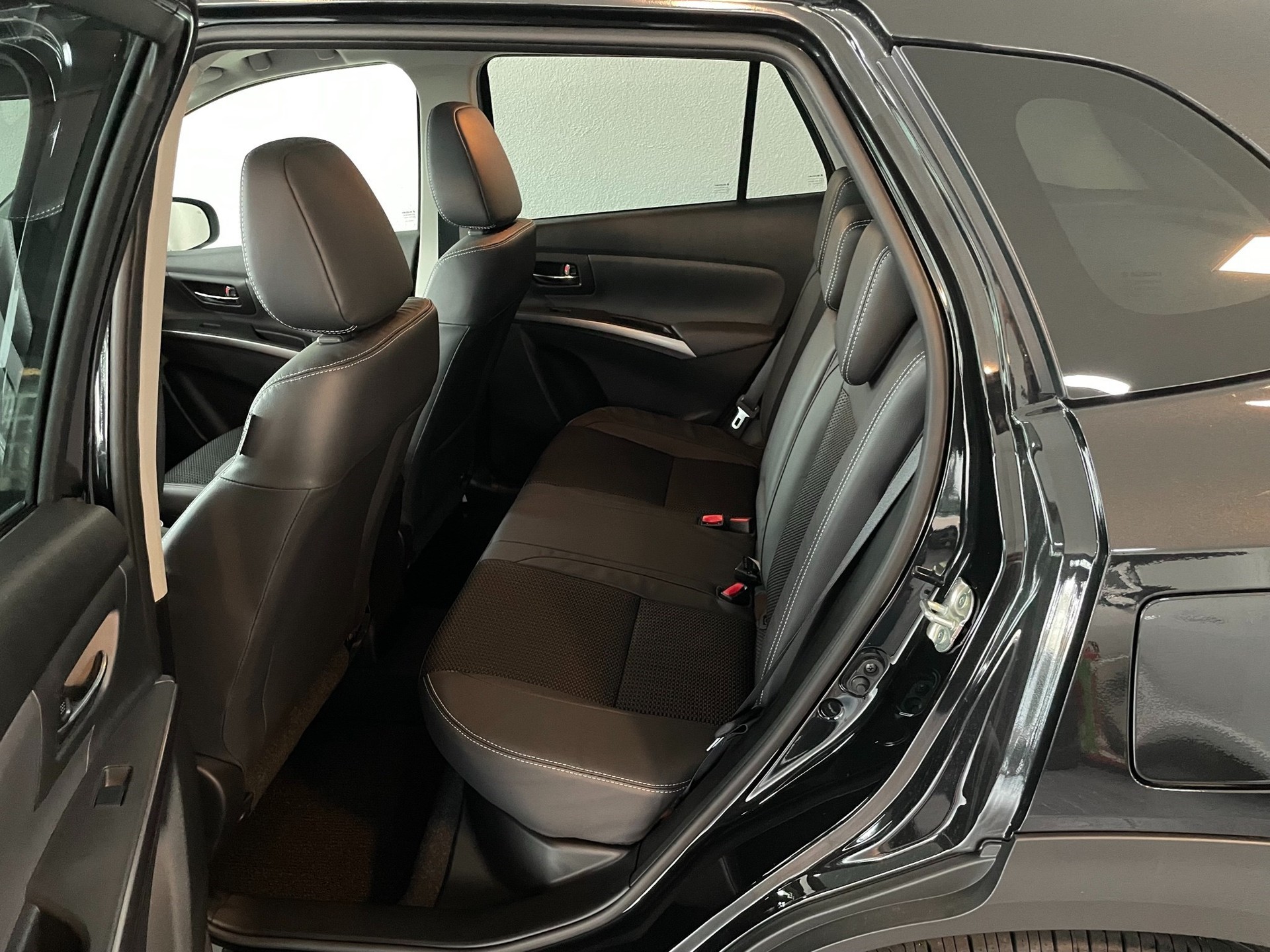 SUZUKI S-Cross 1.5 Compact Top Hybrid-image-9