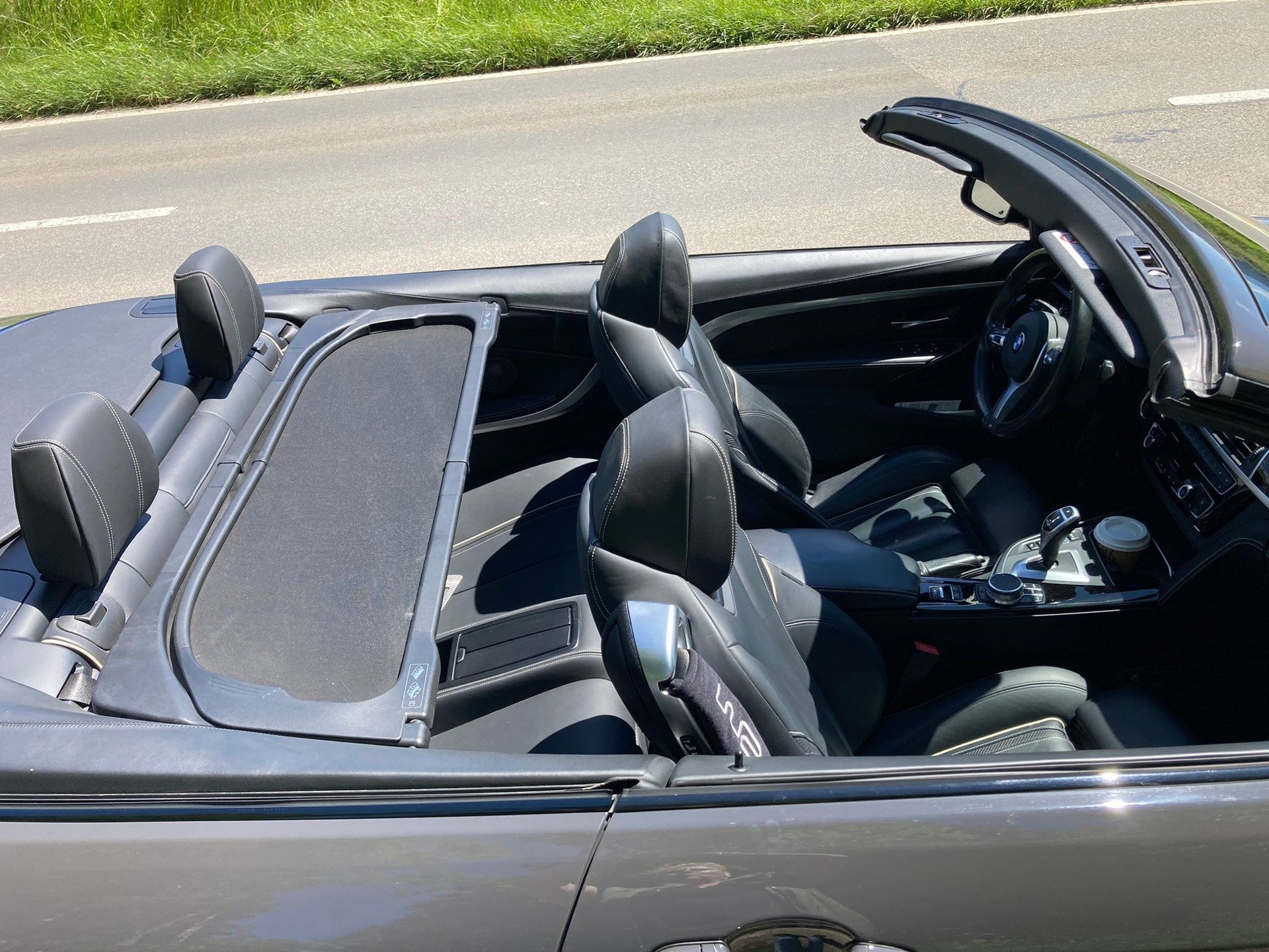 BMW 440i Cabriolet xDrive Colour Edition Steptronic-image-4