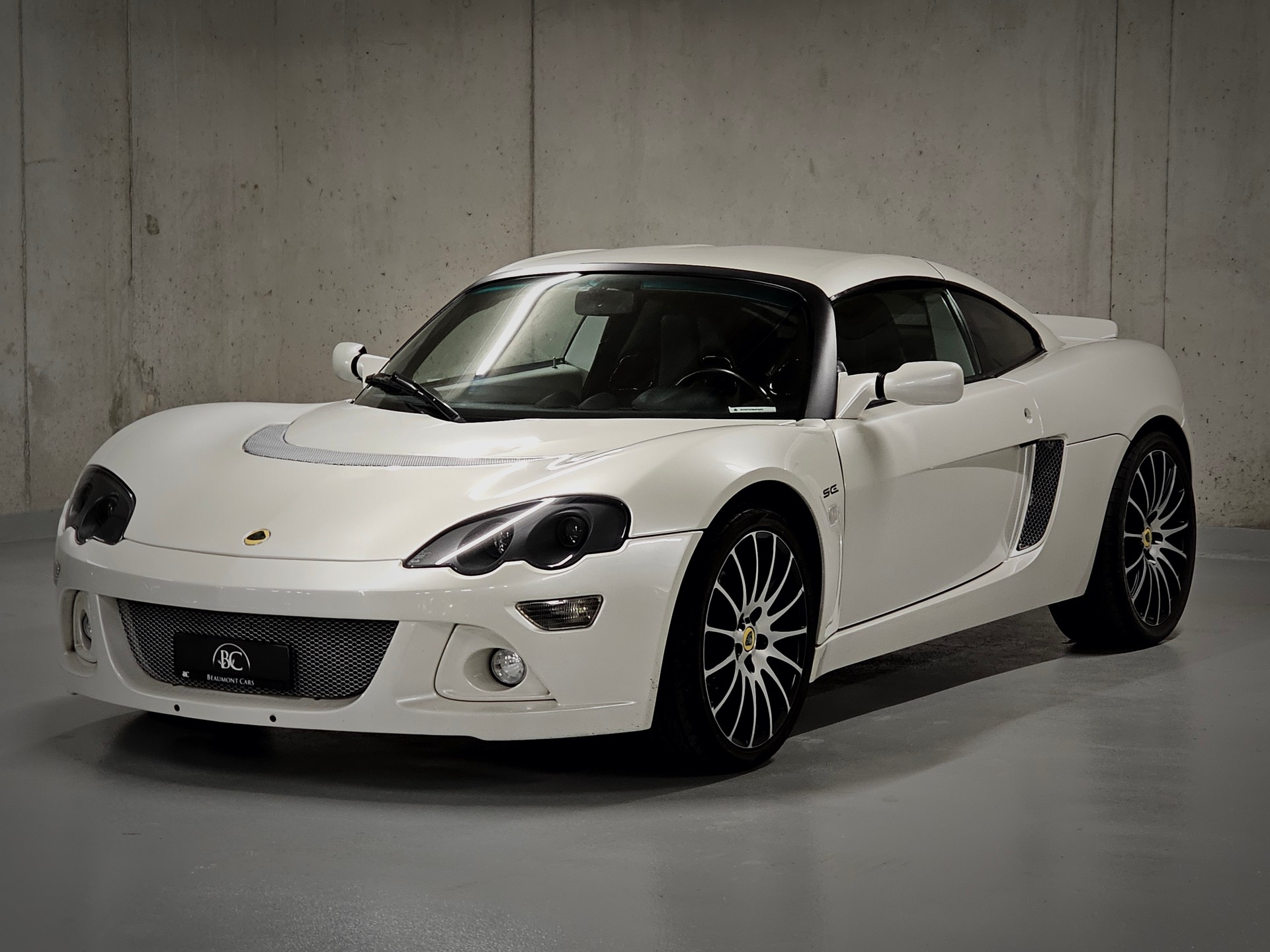 LOTUS Europa SE-showroom-element-2