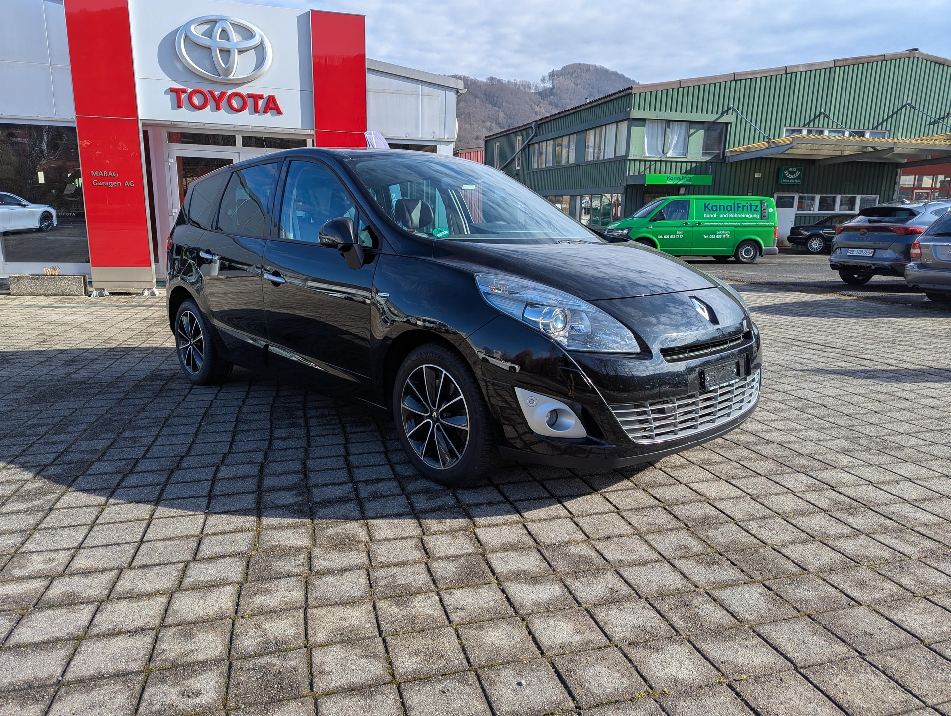 RENAULT Grand Scénic 2.0 dCi Bose Automatic-image-9