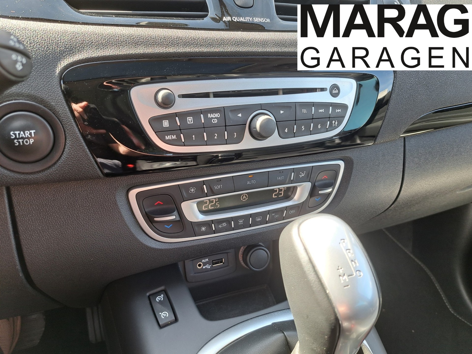 RENAULT Grand Scénic 2.0 dCi Bose Automatic-image-10