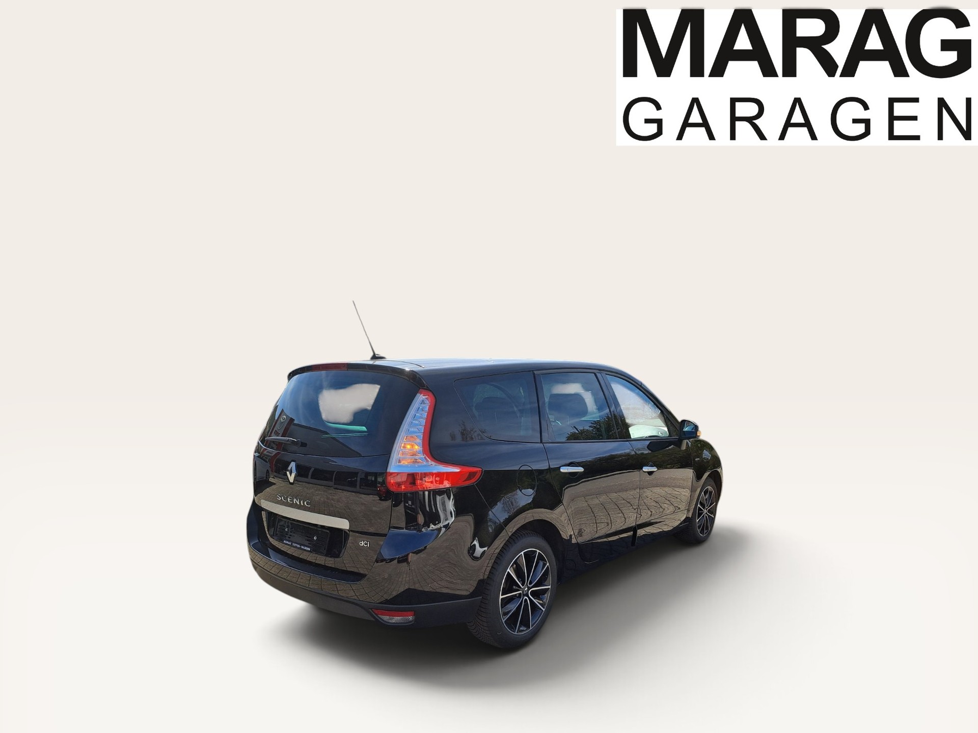 RENAULT Grand Scénic 2.0 dCi Bose Automatic-image-5