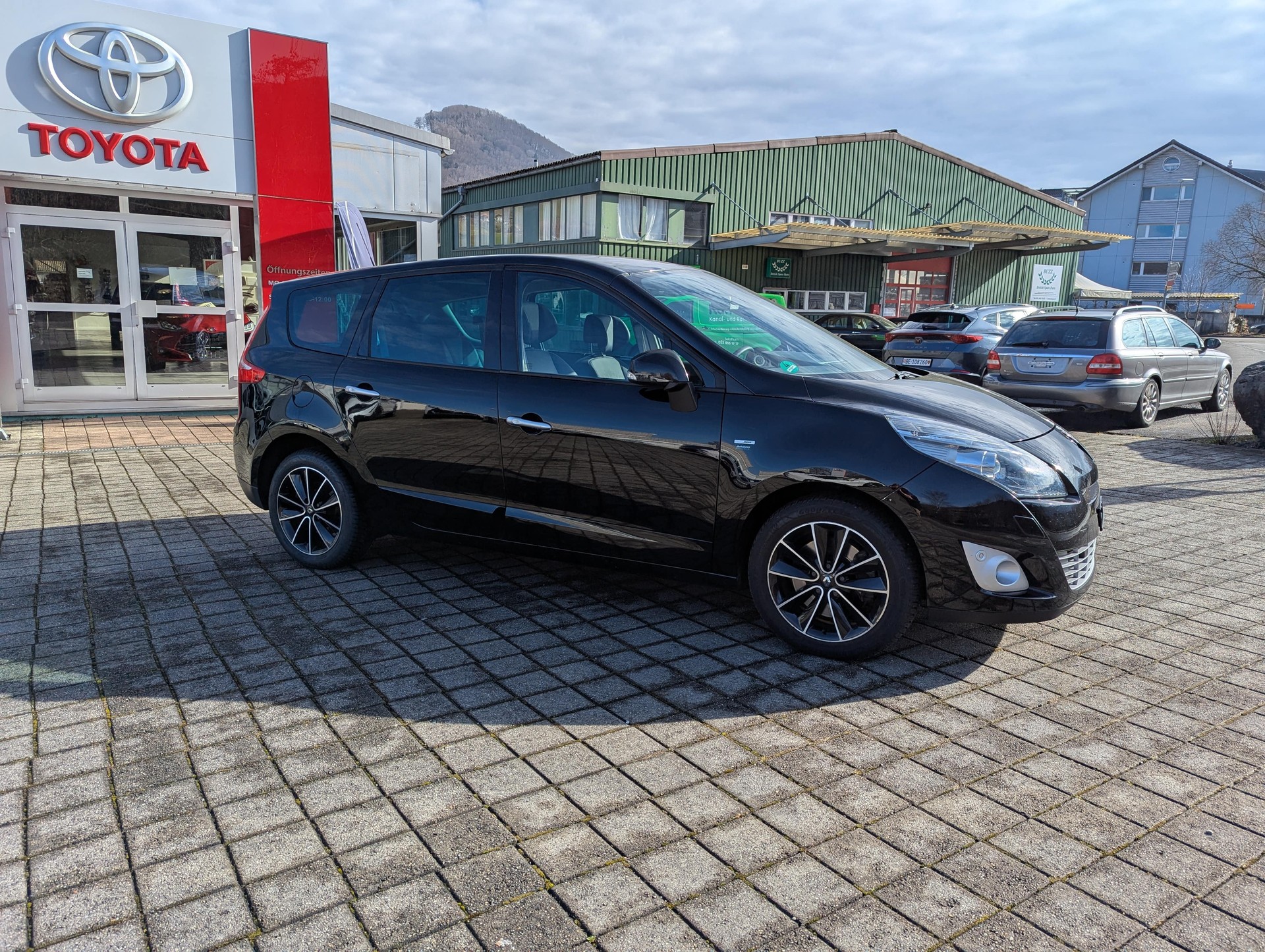 RENAULT Grand Scénic 2.0 dCi Bose Automatic-image-8