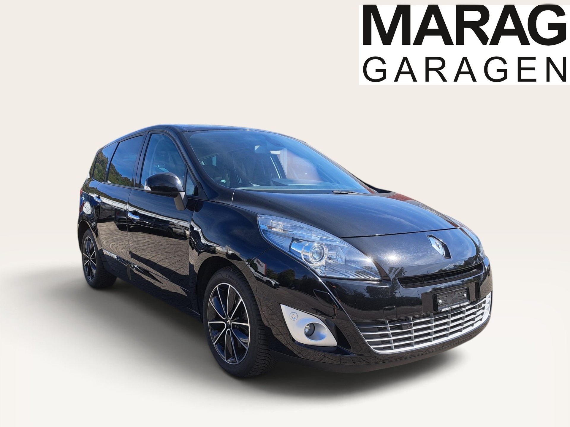 RENAULT Grand Scénic 2.0 dCi Bose Automatic-image-1