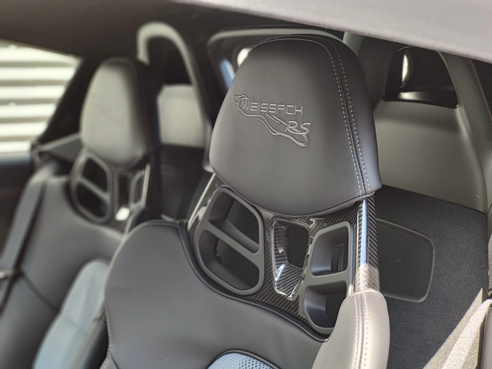 PORSCHE 718 Spyder RS PDK Weissach / Couleur PTS-image-10