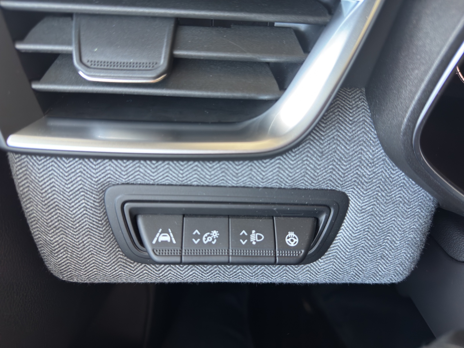 RENAULT Clio 1.6 E-Tech Techno-image-28