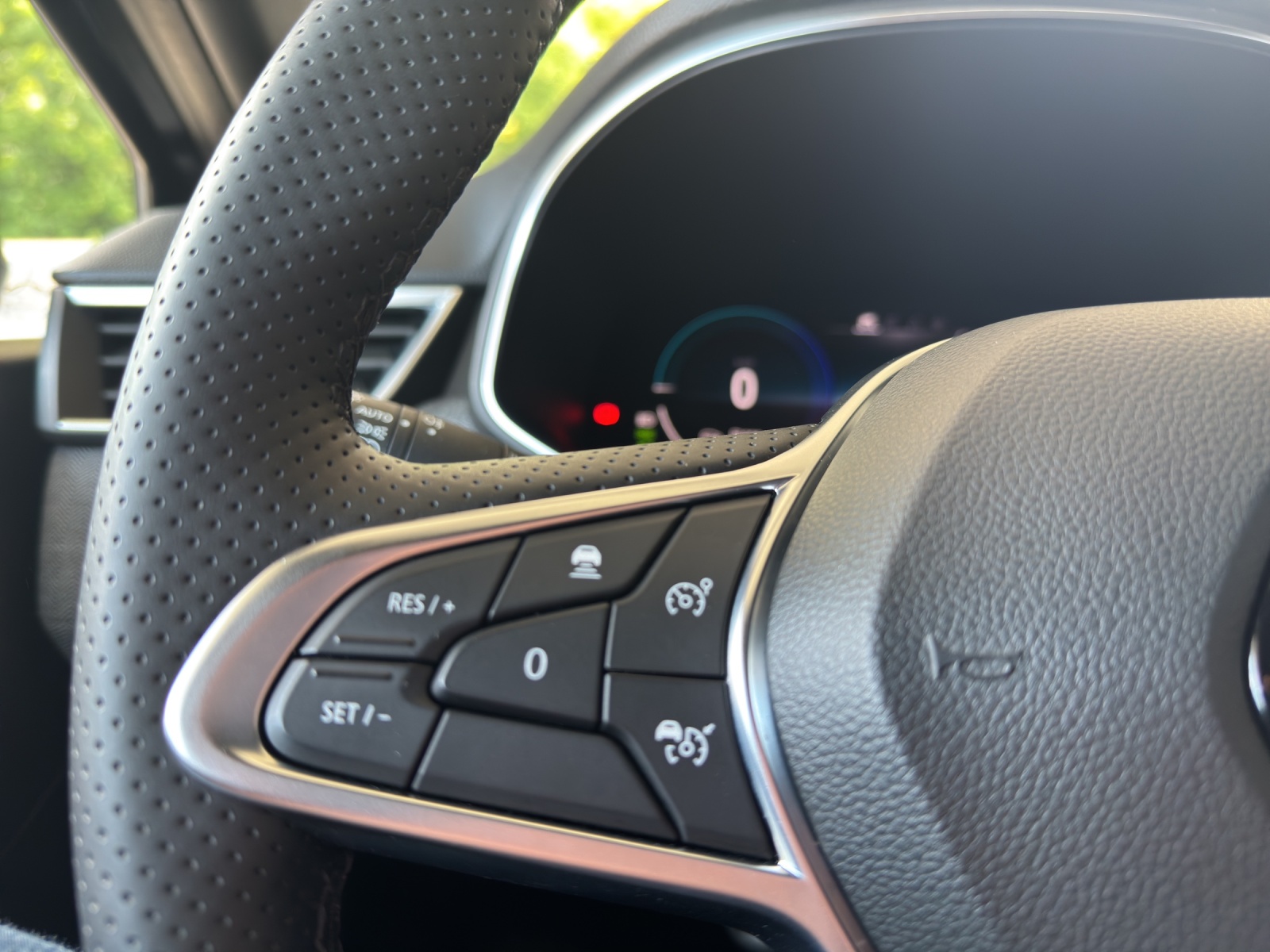 RENAULT Clio 1.6 E-Tech Techno-image-29