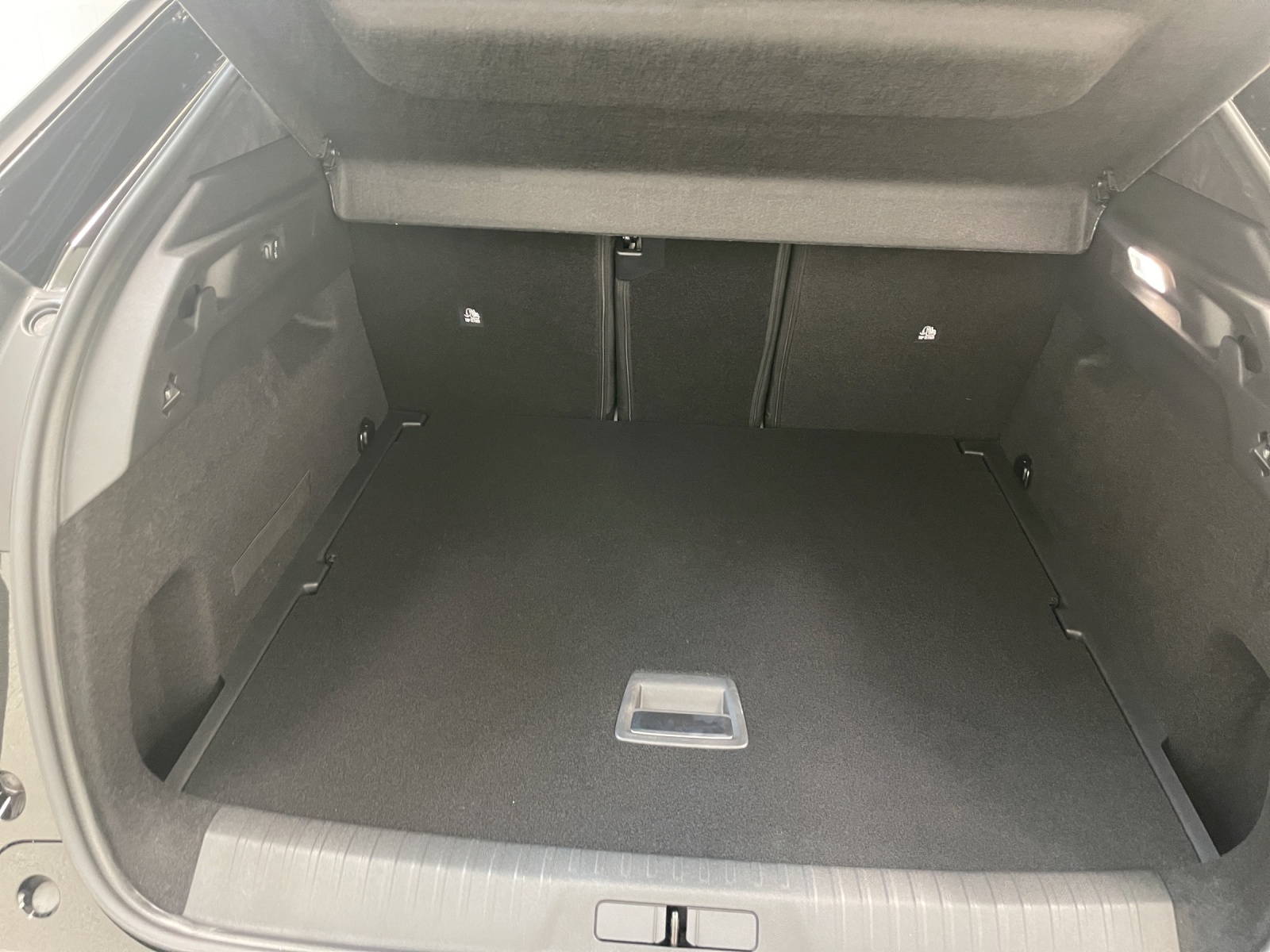 PEUGEOT 3008 e-GT-image-6