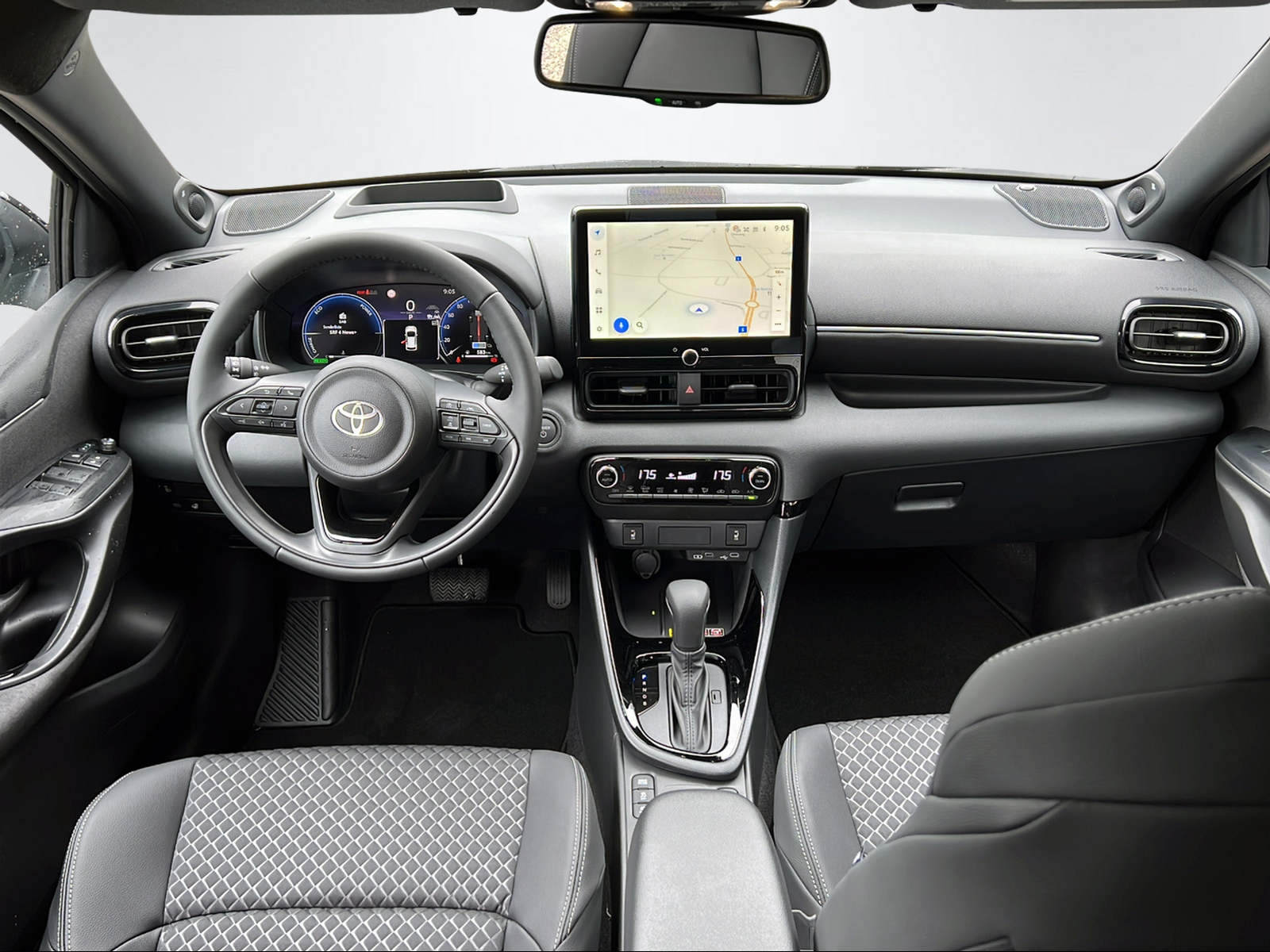 TOYOTA Yaris 1.5 VVT-i HSD Premium-image-11