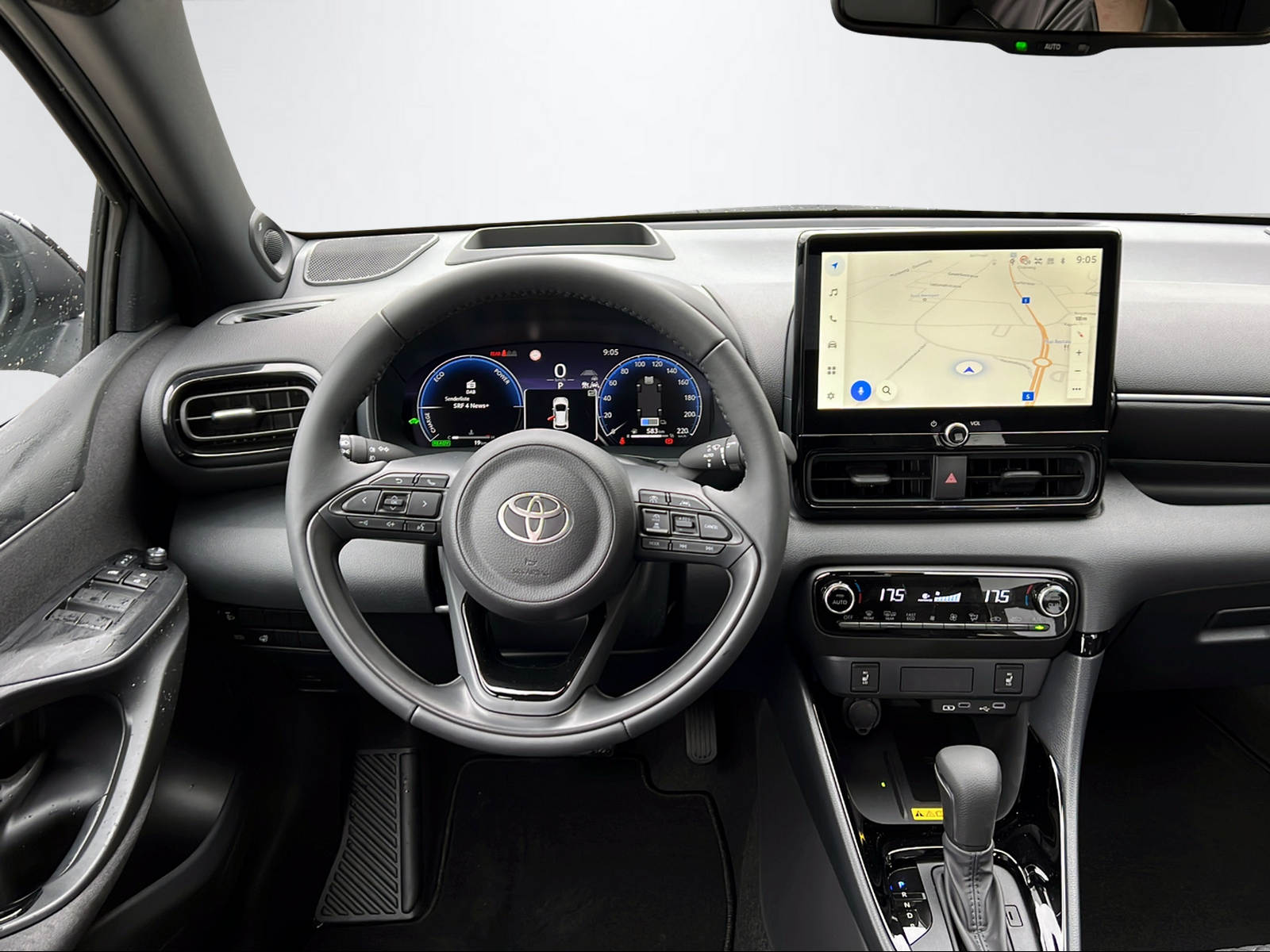 TOYOTA Yaris 1.5 VVT-i HSD Premium-image-12