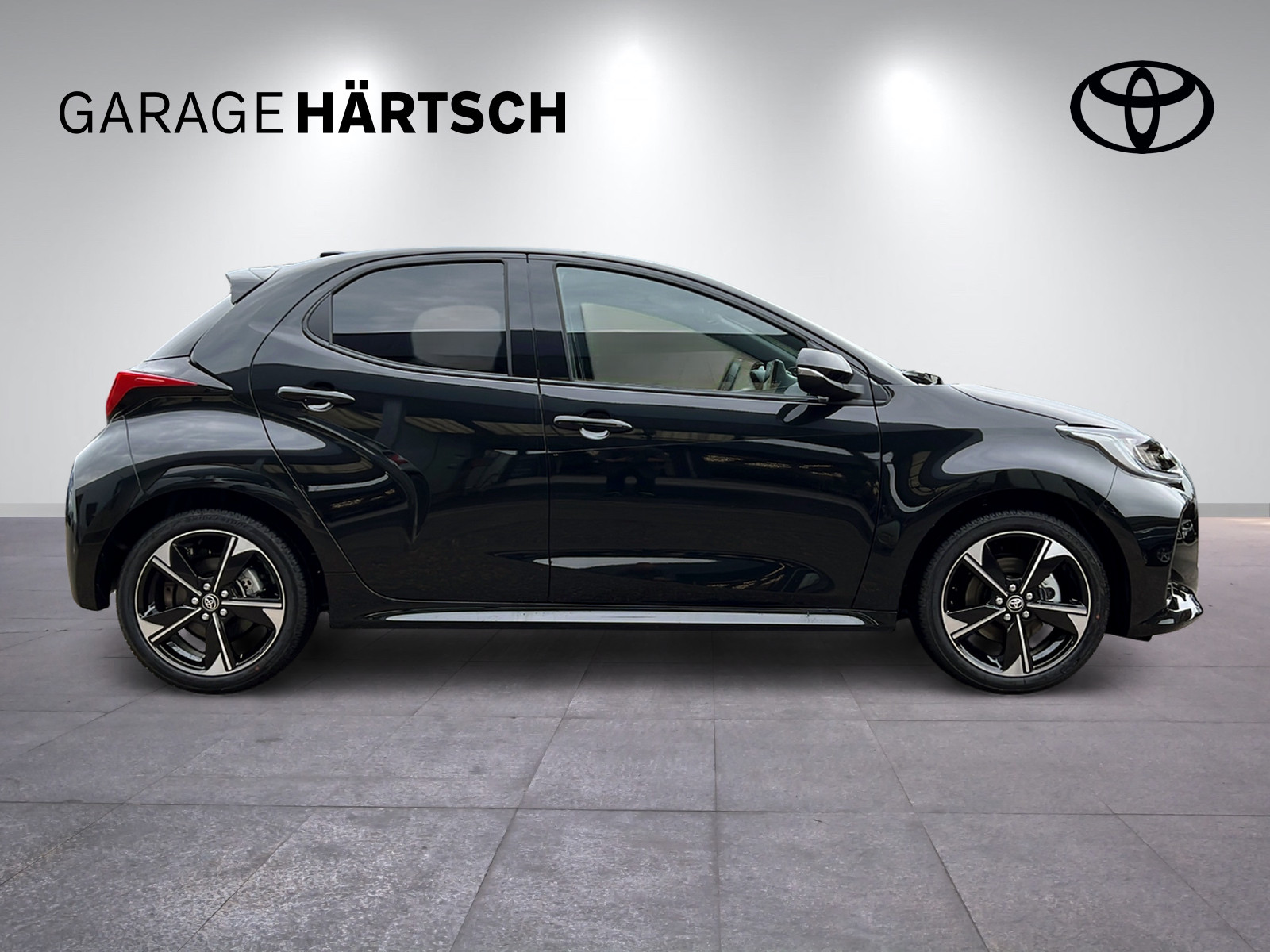TOYOTA Yaris 1.5 VVT-i HSD Premium-image-7