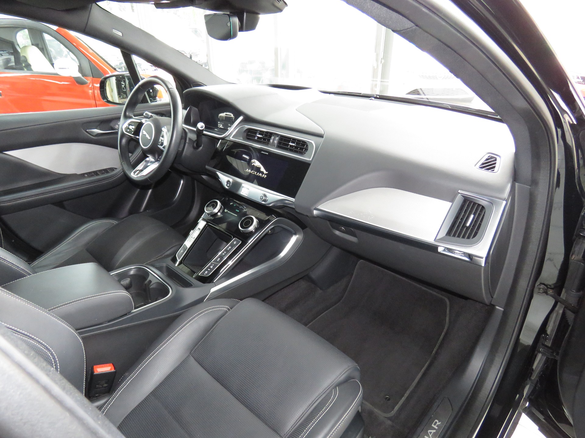 JAGUAR I-Pace EV400 HSE AWD Automat-image-11